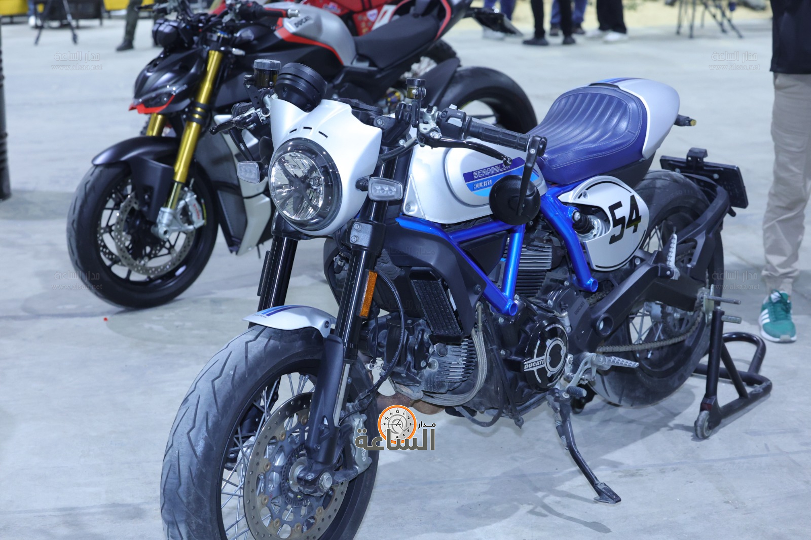 Madar Al-Saa Images 0.9642070446133929