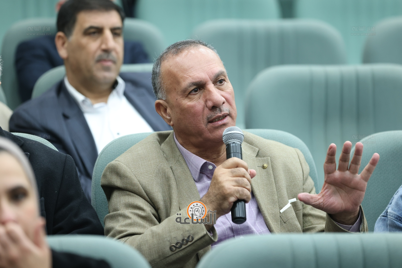 Madar Al-Saa Images 0.4511643698362875