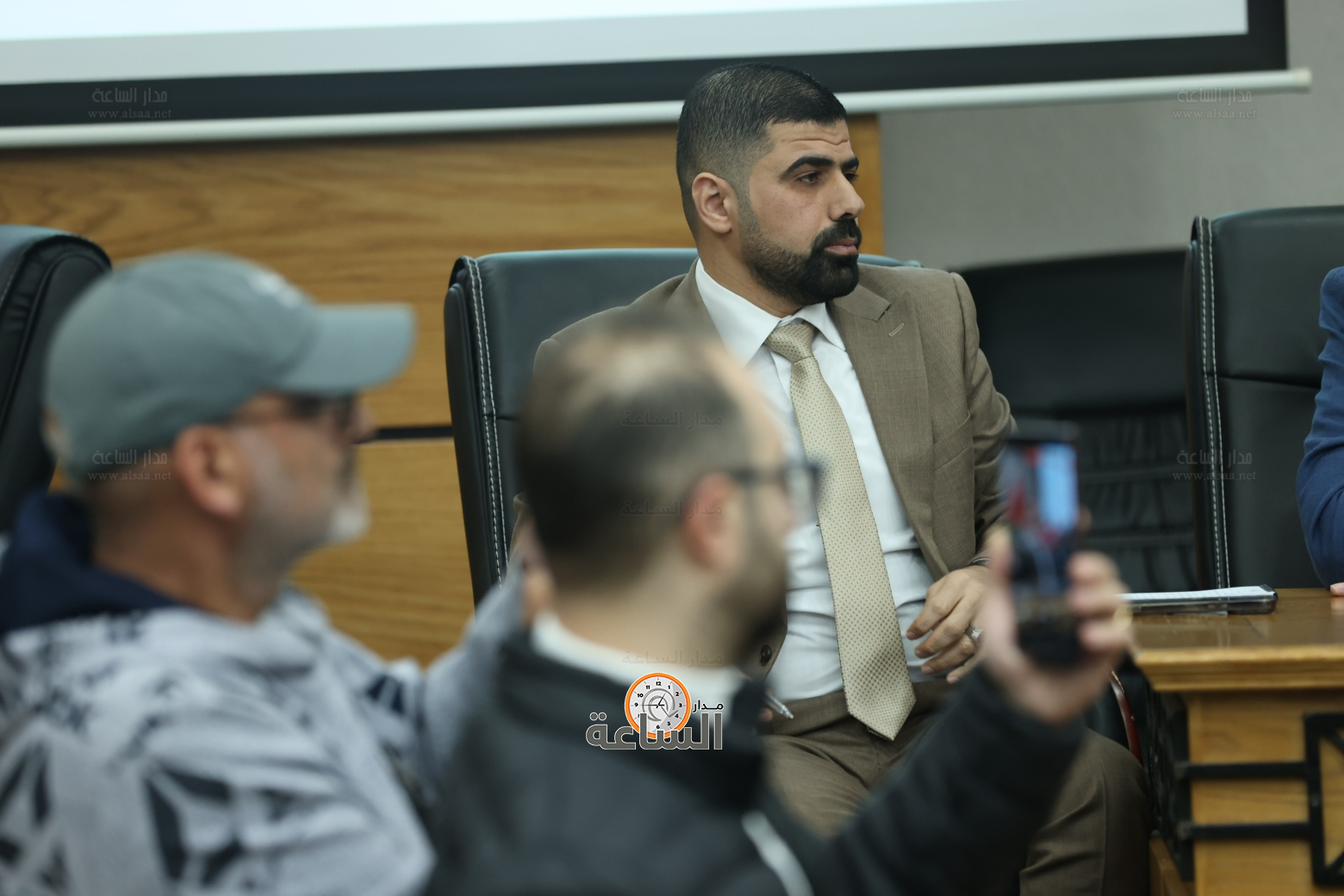 Madar Al-Saa Images 0.9838648336540852