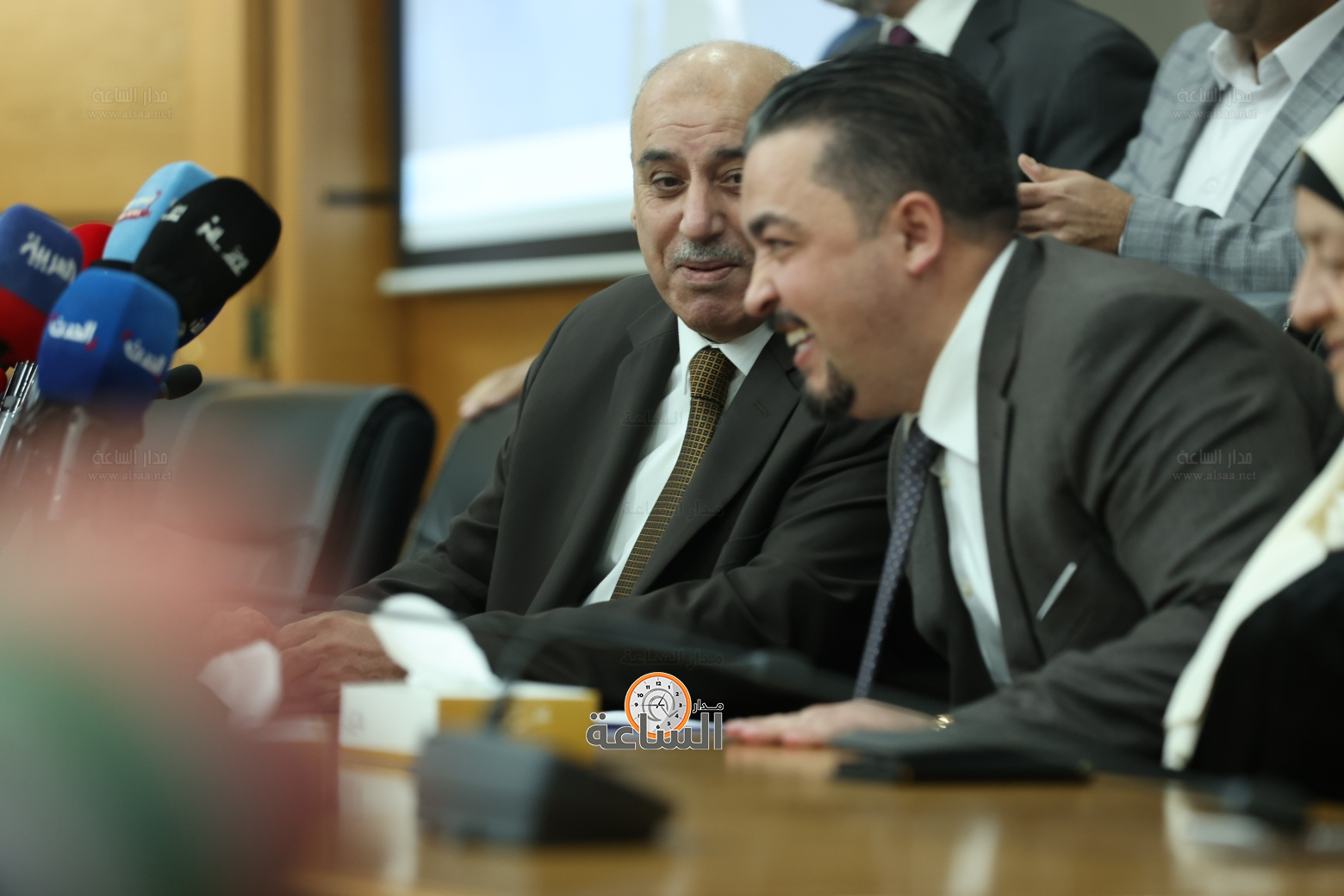 Madar Al-Saa Images 0.8748238400534692