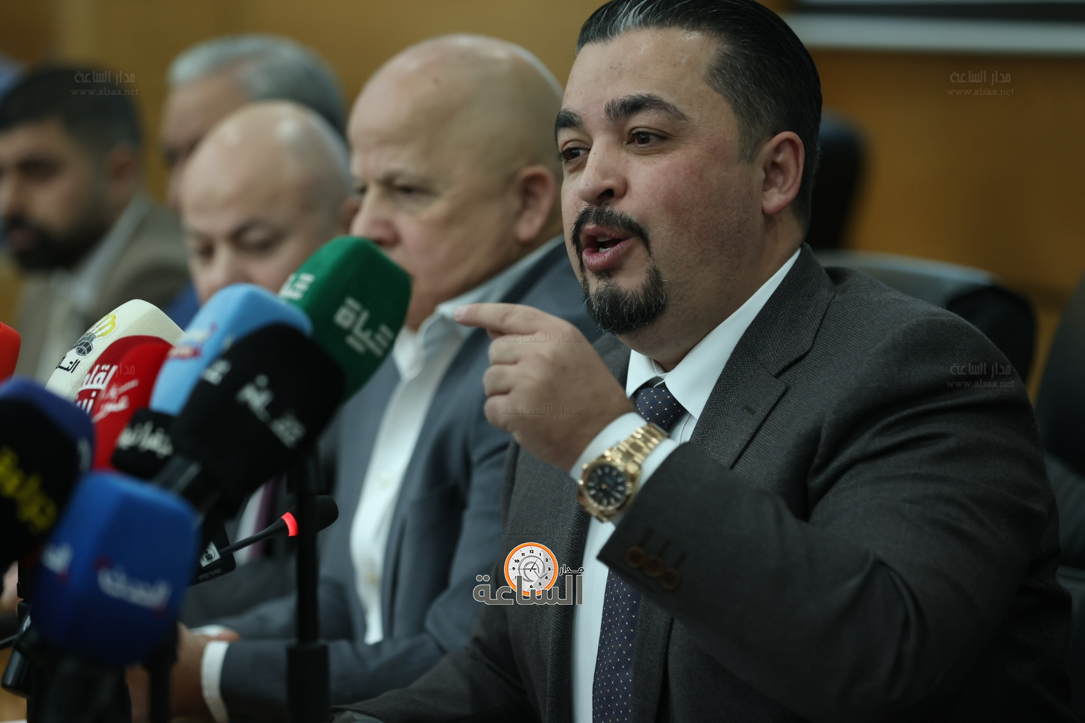 Madar Al-Saa Images 0.6063723243412436