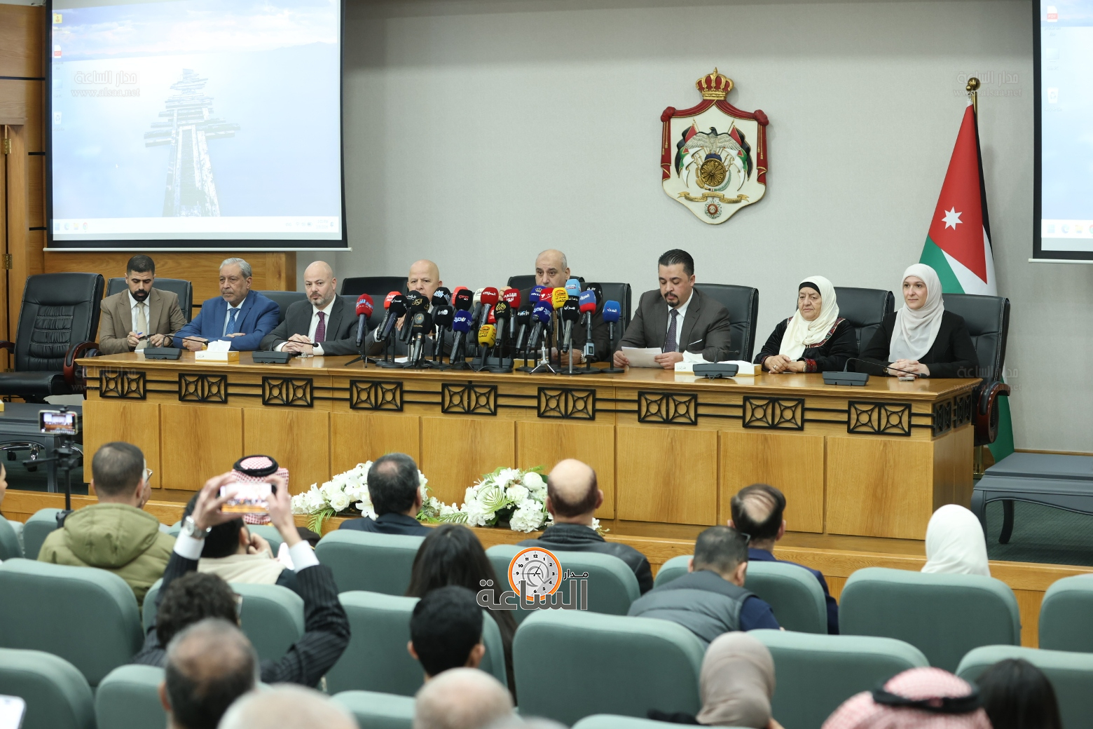 Madar Al-Saa Images 0.42715757301286883