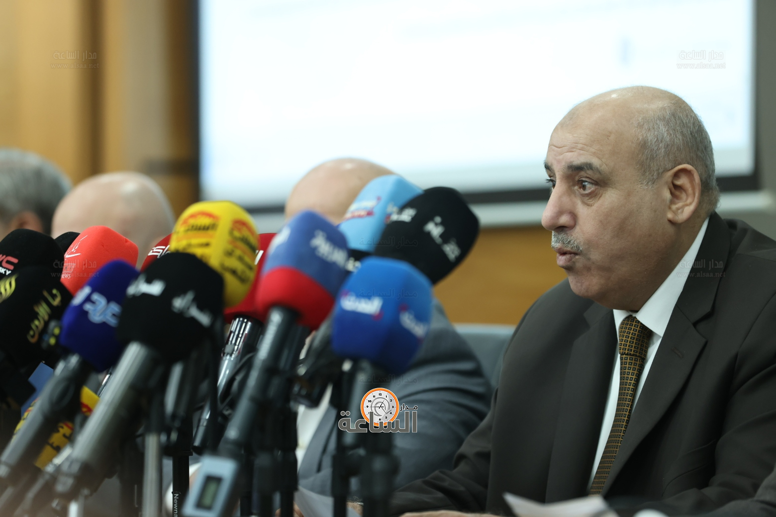 Madar Al-Saa Images 0.8588710966663239