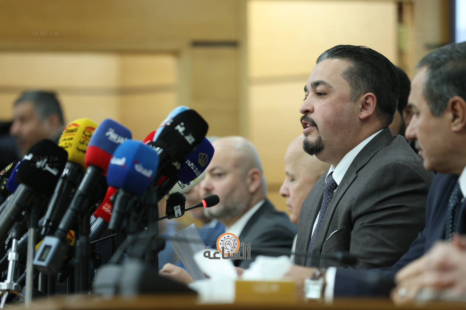 Madar Al-Saa Images 0.04681611762042026