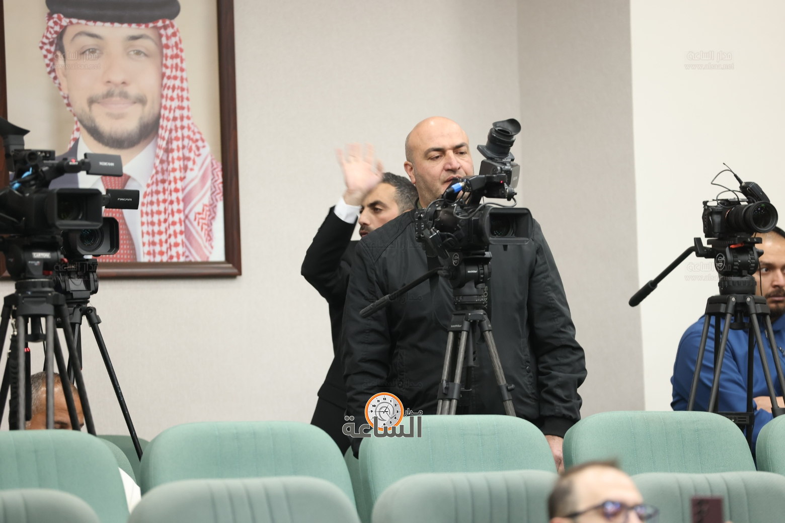 Madar Al-Saa Images 0.8382602315896749