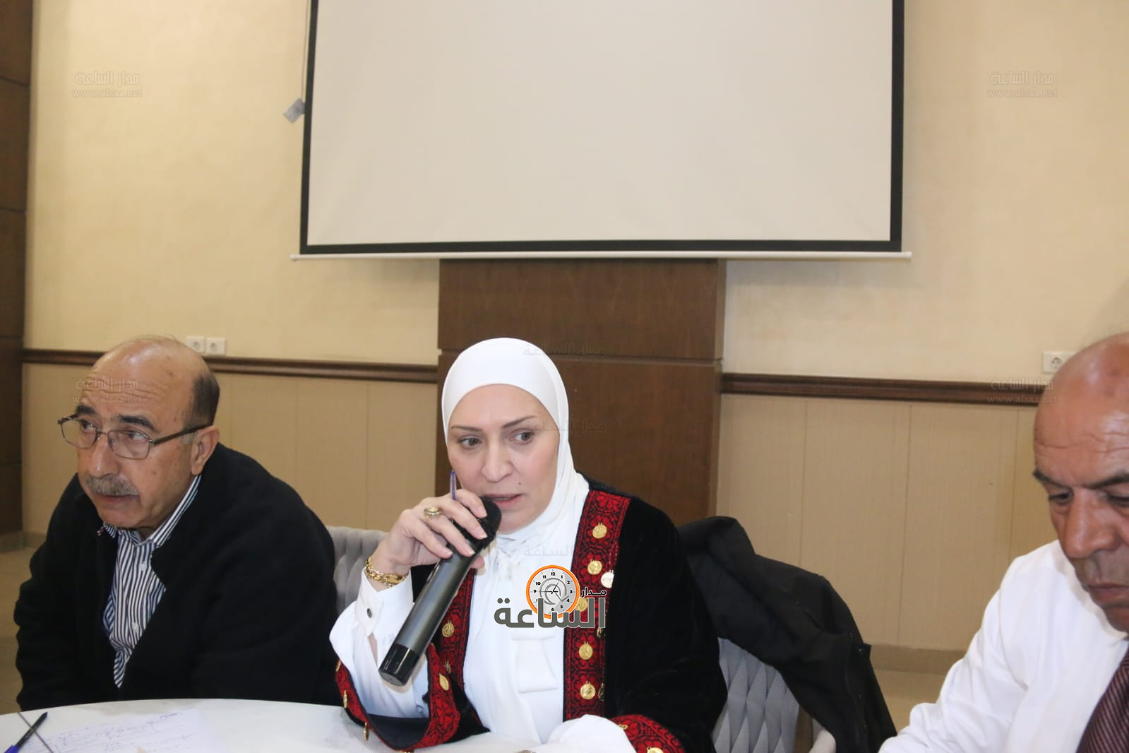 Madar Al-Saa Images 0.4392272207505038