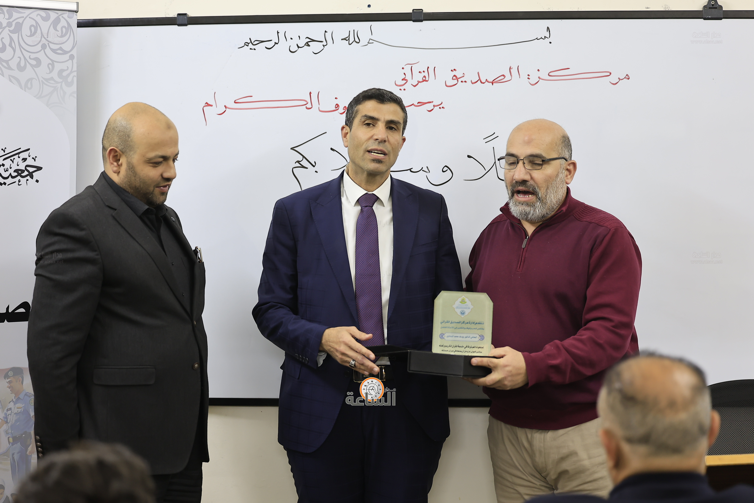 Madar Al-Saa Images 0.8768071432709179