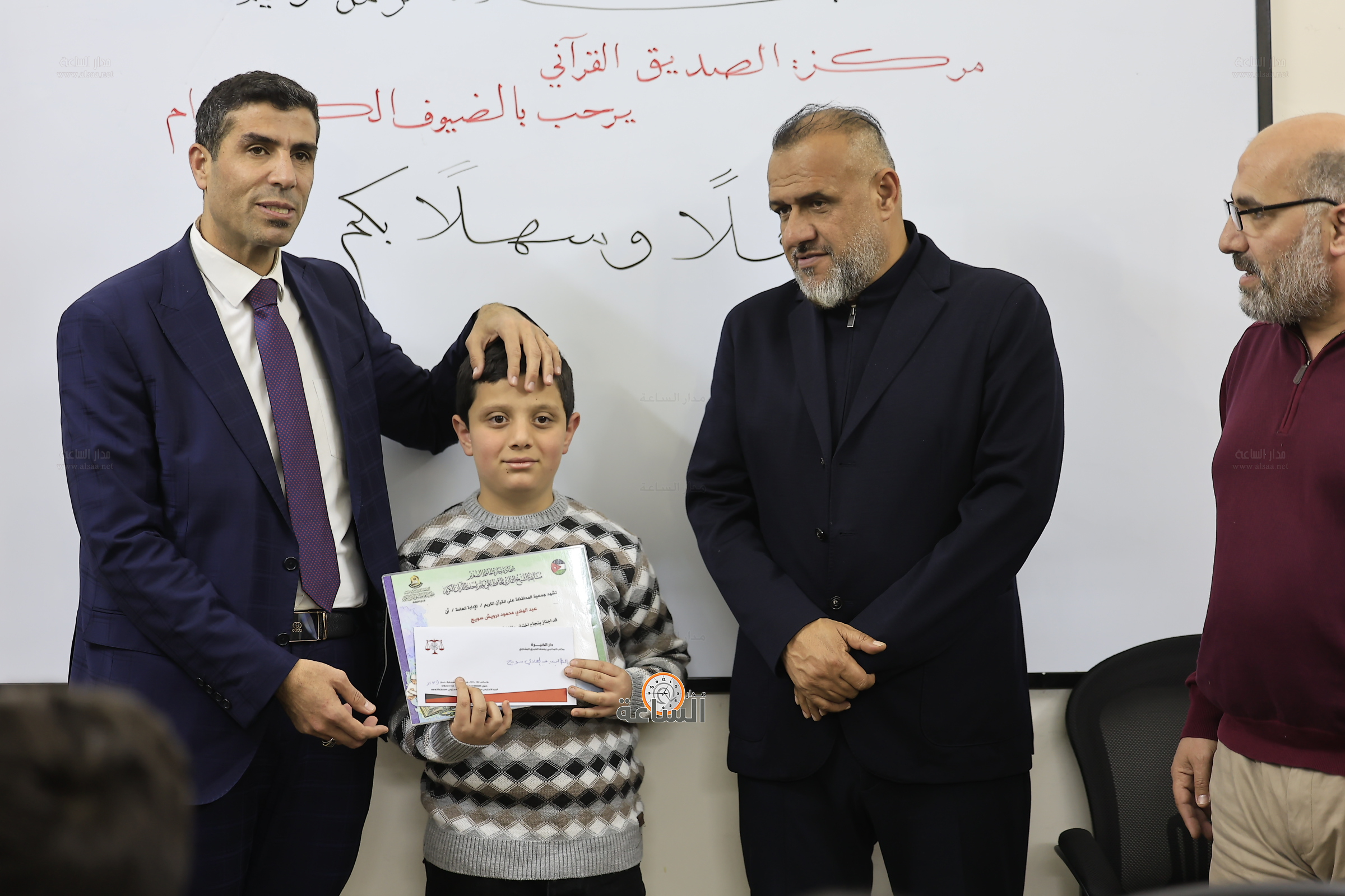 Madar Al-Saa Images 0.8742139589257686