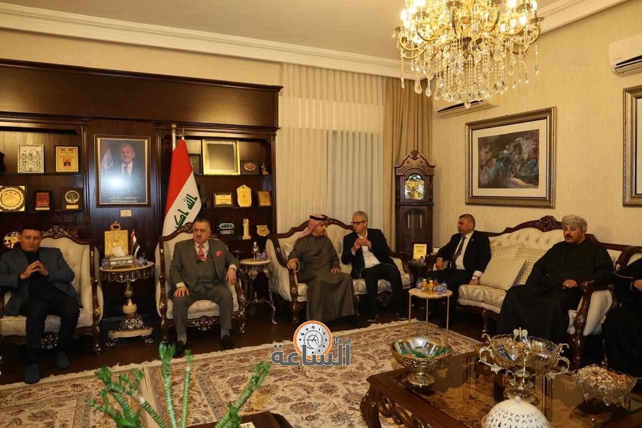 Madar Al-Saa Images 0.11135783051305947