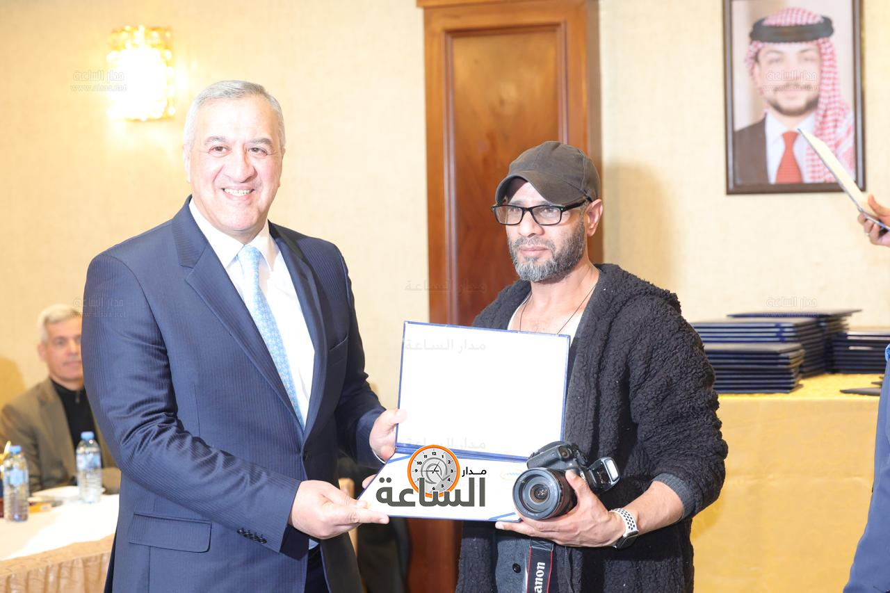 Madar Al-Saa Images 0.915739761077392