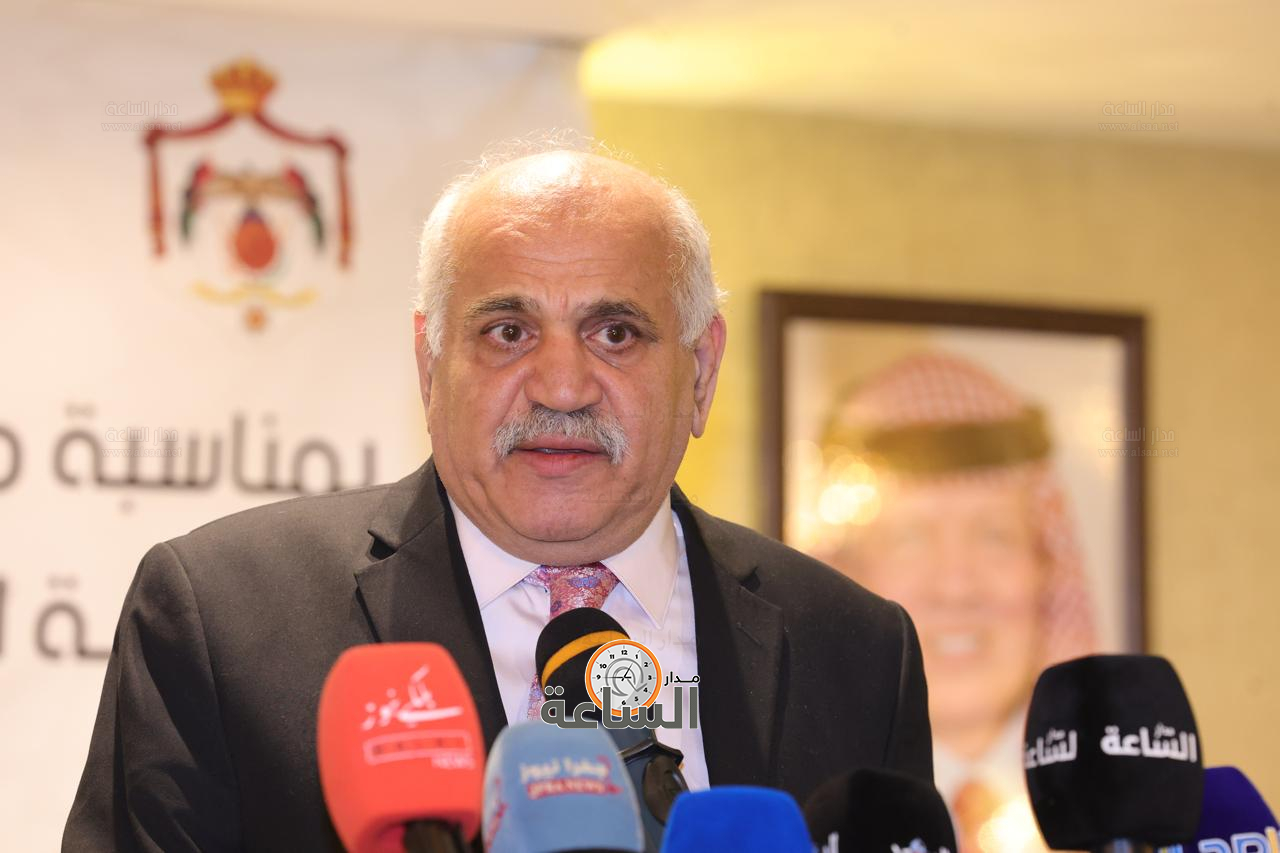 Madar Al-Saa Images 0.8792824071499894