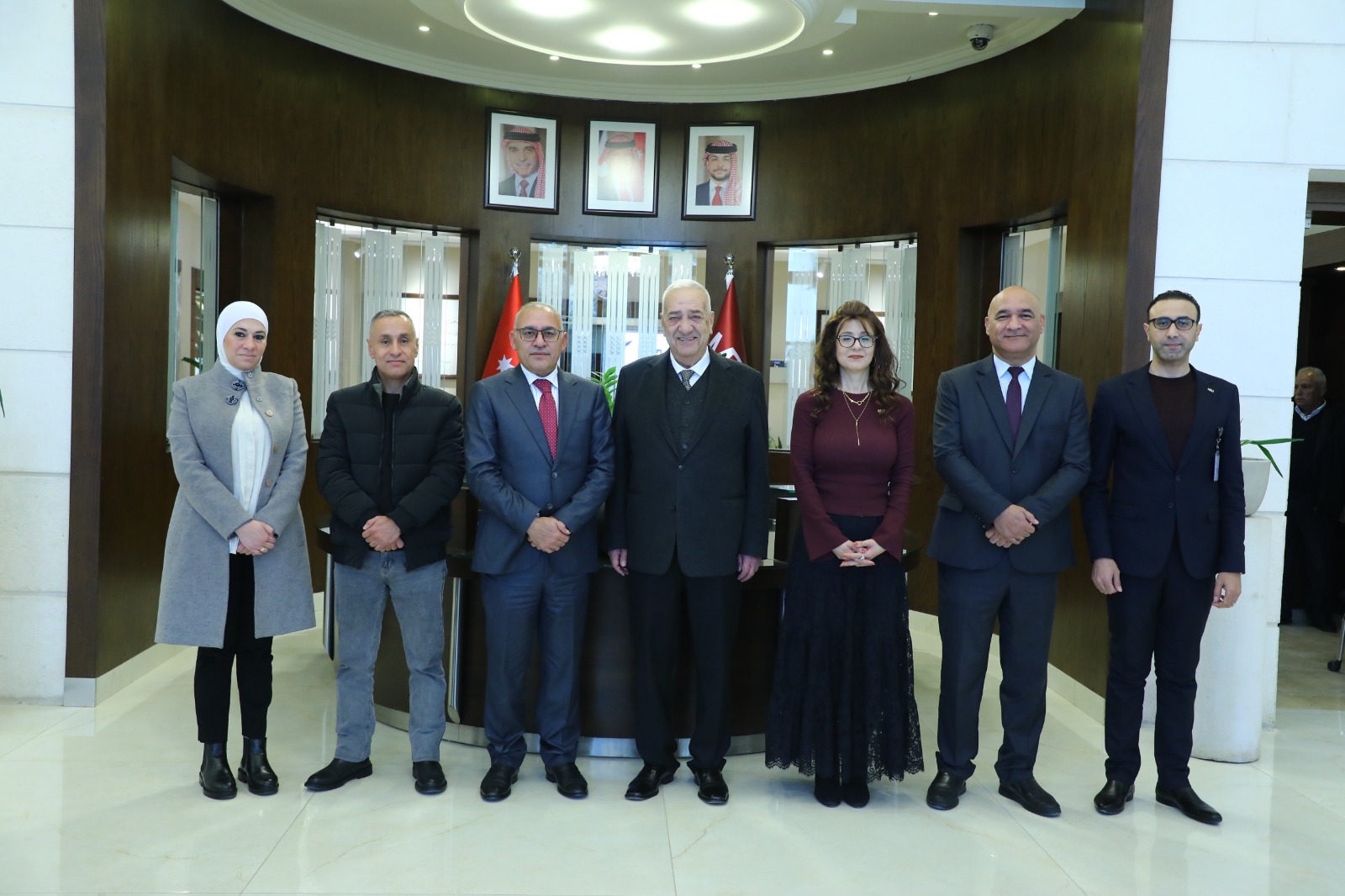 Madar Al-Saa Images 0.3302506320972116