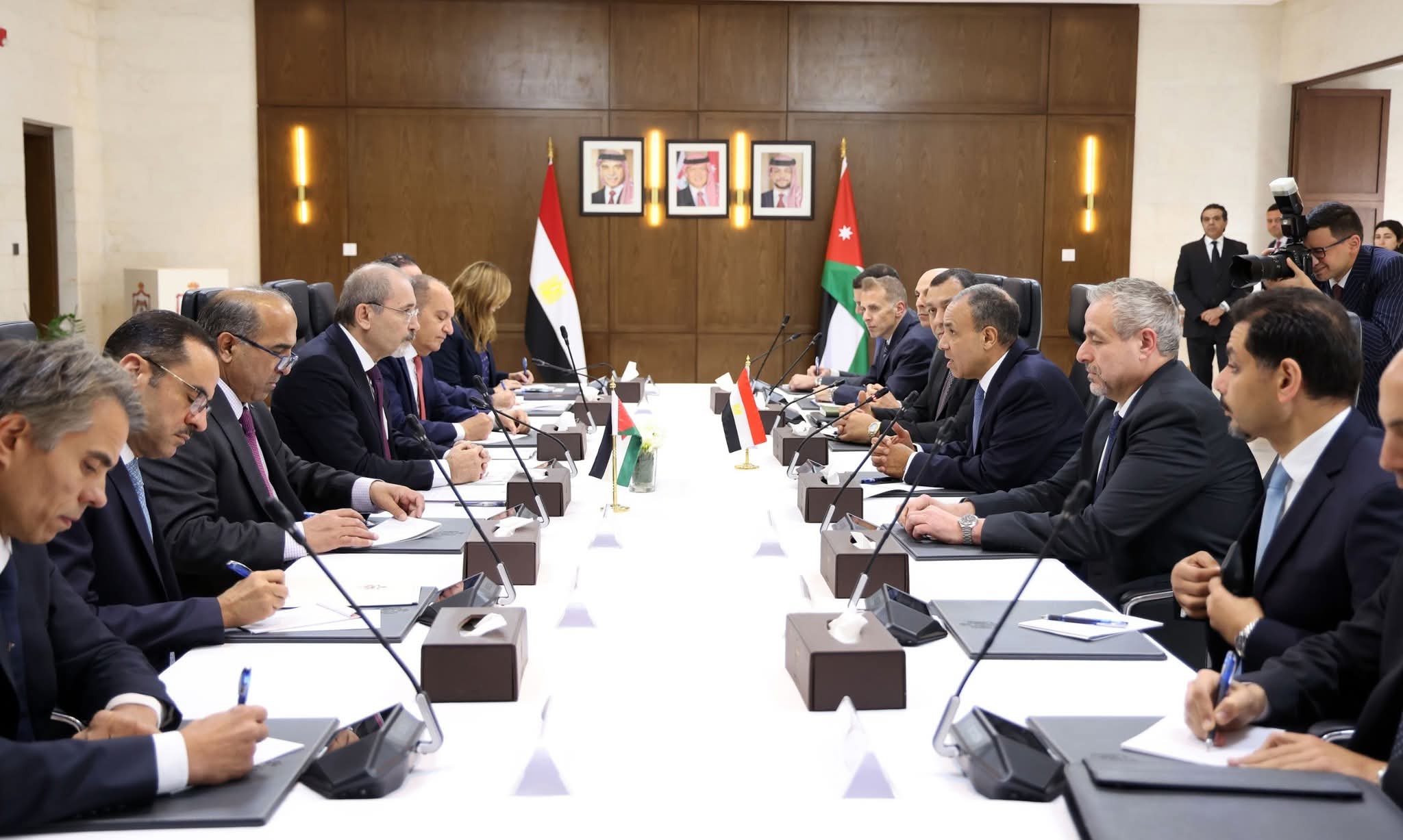 Madar Al-Saa Images 0.4450322169242312