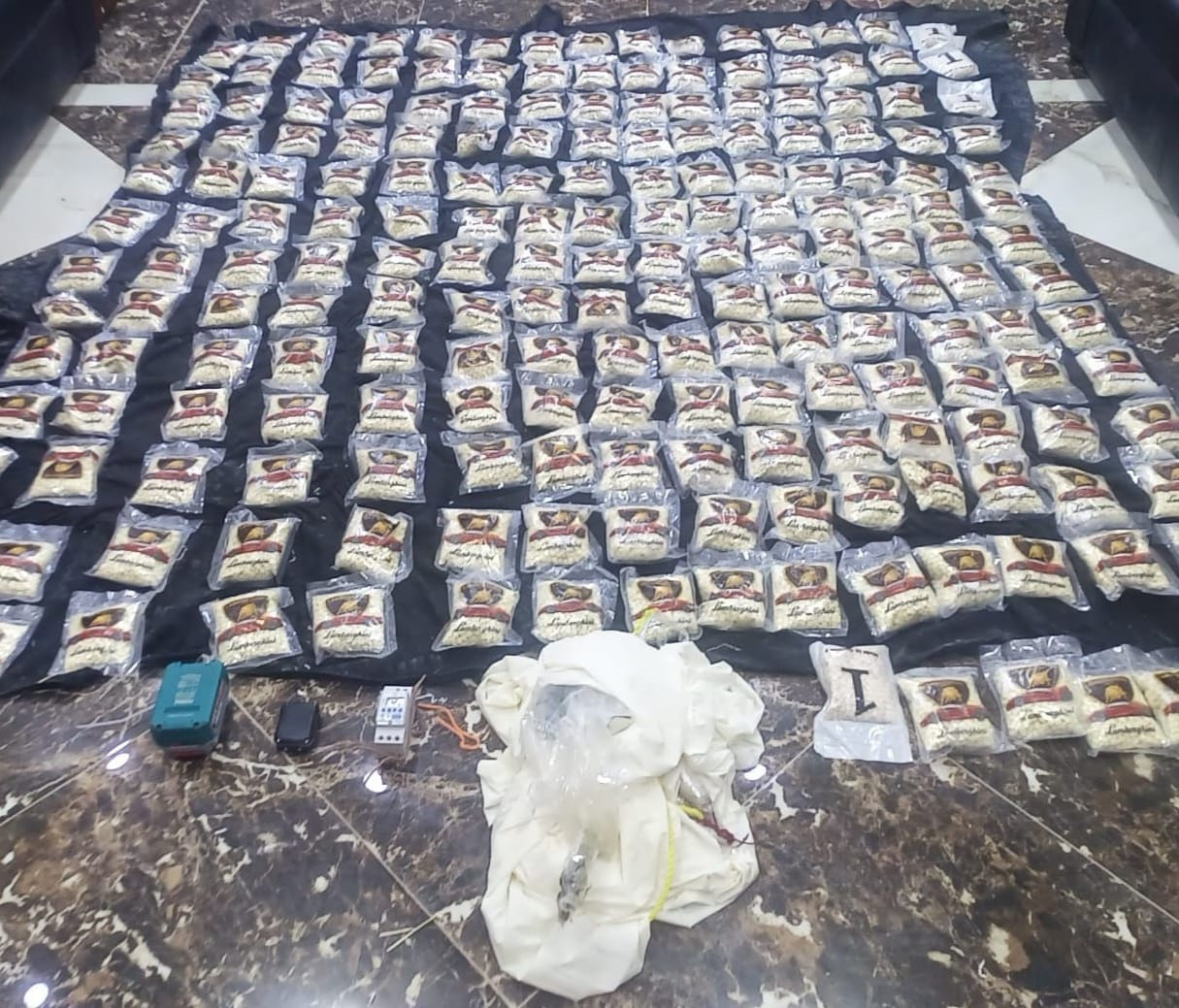 Madar Al-Saa Images 0.7756635047839573