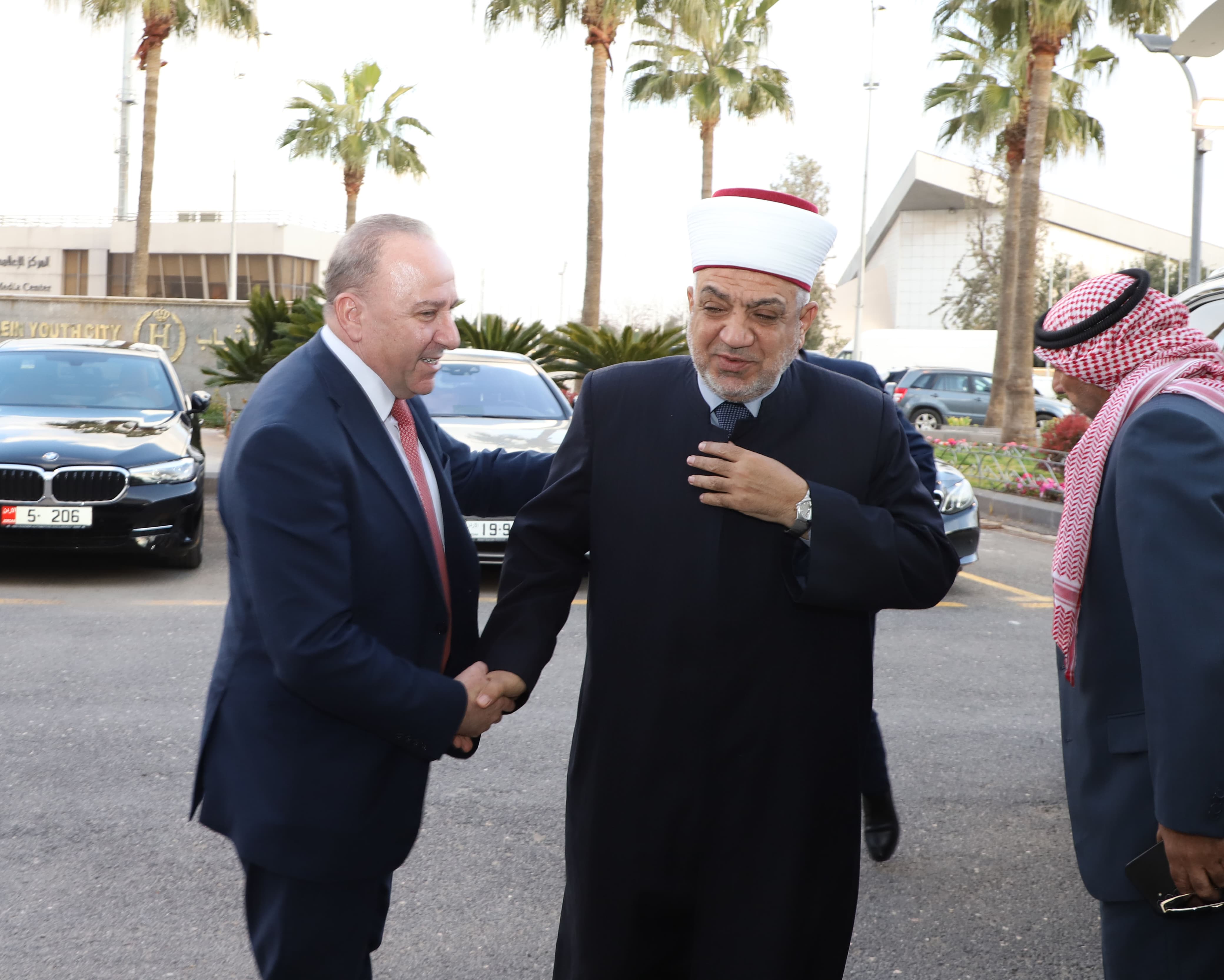 Madar Al-Saa Images 0.7886603477869755