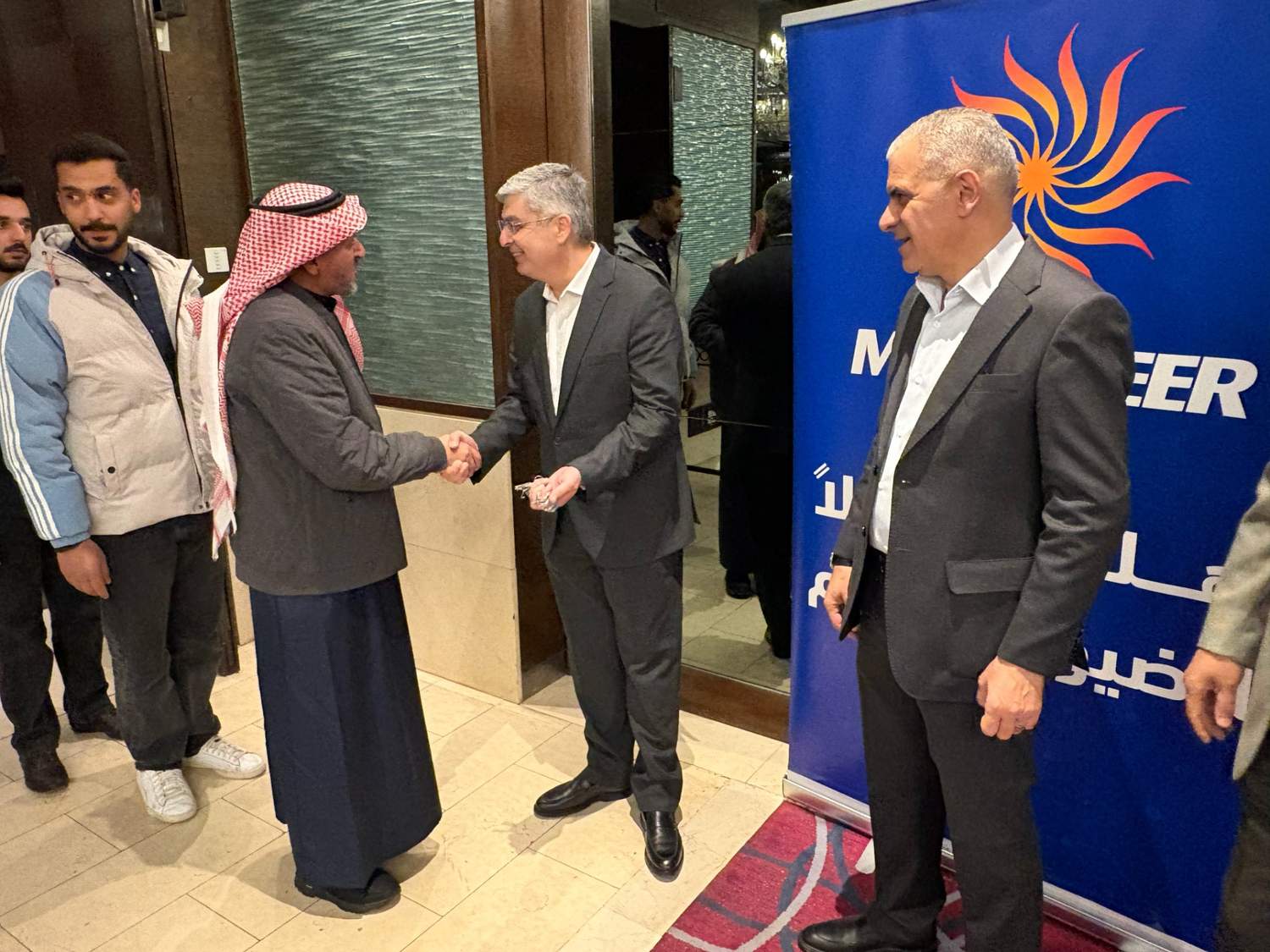 Madar Al-Saa Images 0.4881953614667429