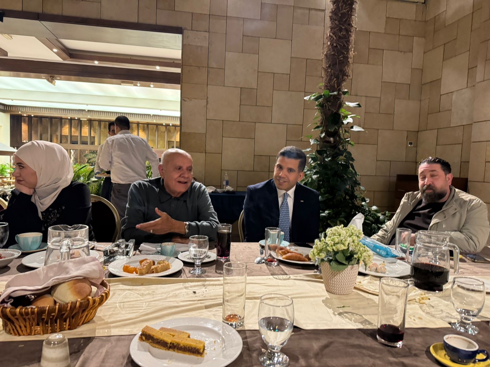 Madar Al-Saa Images 0.12425233292179827