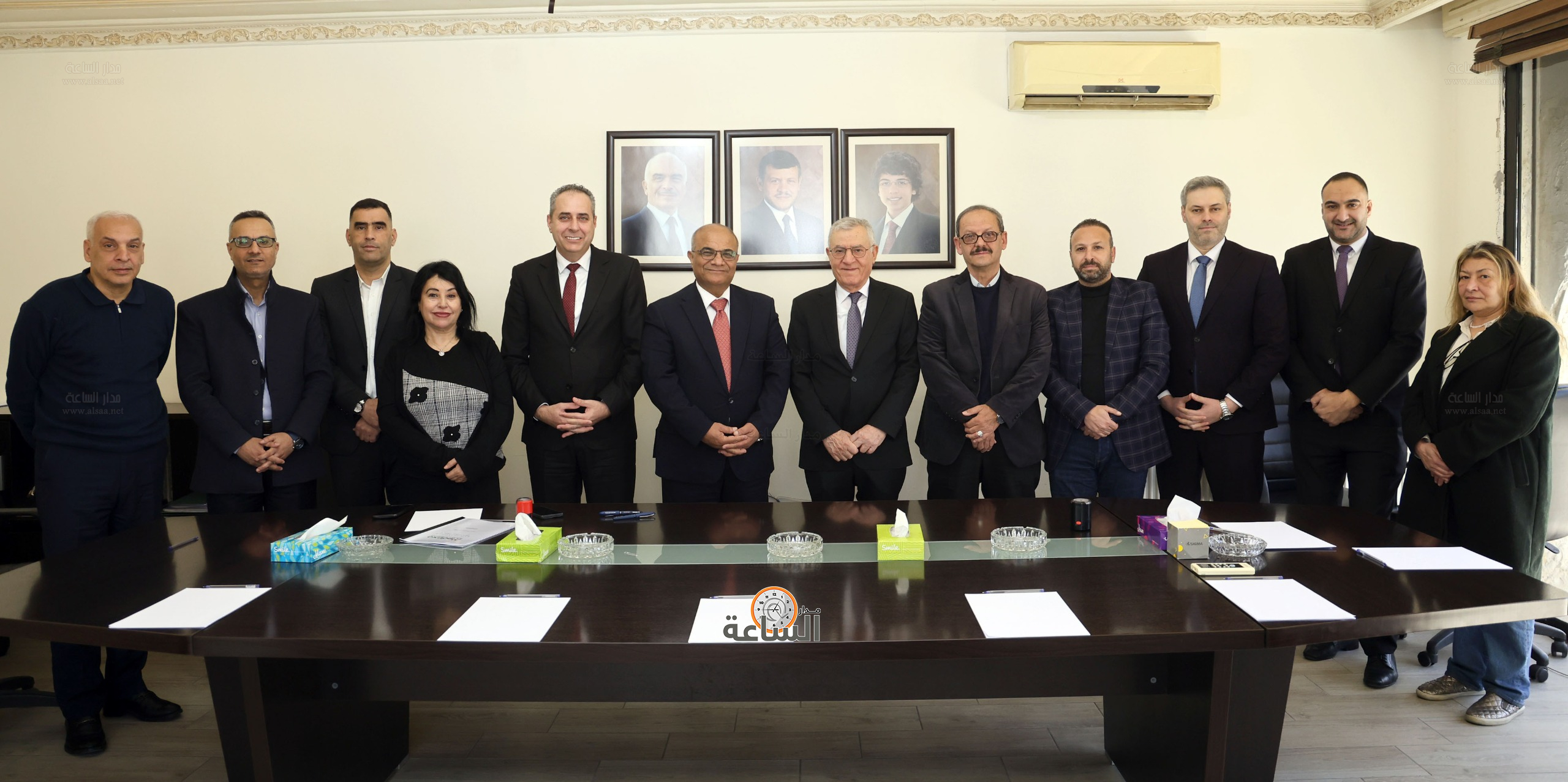 Madar Al-Saa Images 0.809853976392212