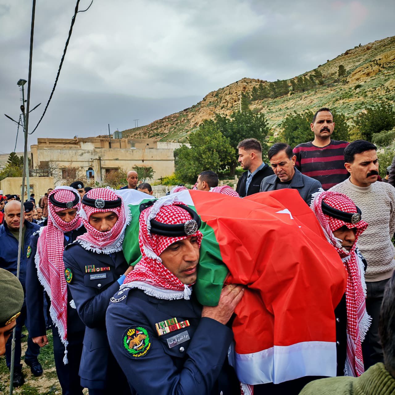 Madar Al-Saa Images 0.9782646380766502