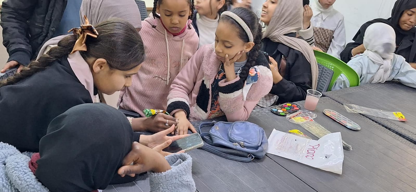 Madar Al-Saa Images 0.6526145754795588