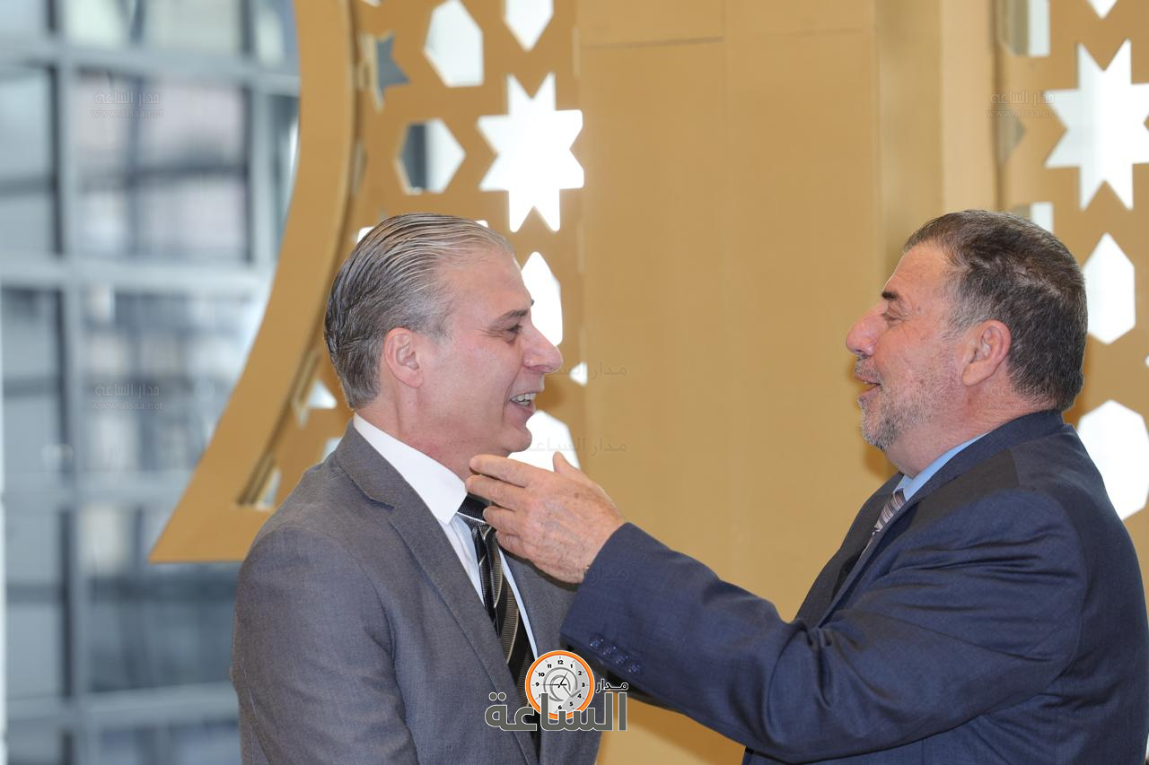 Madar Al-Saa Images 0.7639118732850235