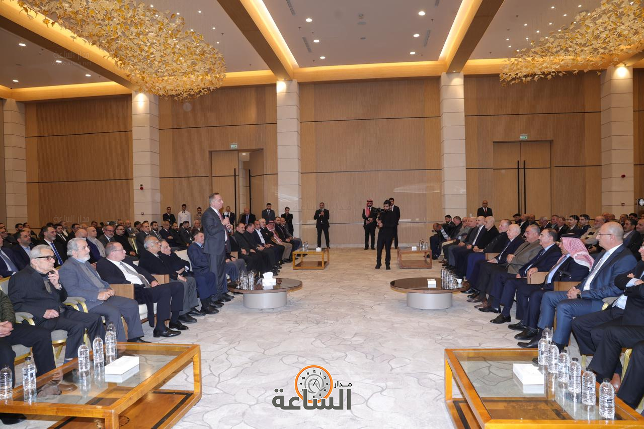 Madar Al-Saa Images 0.45825637794702045