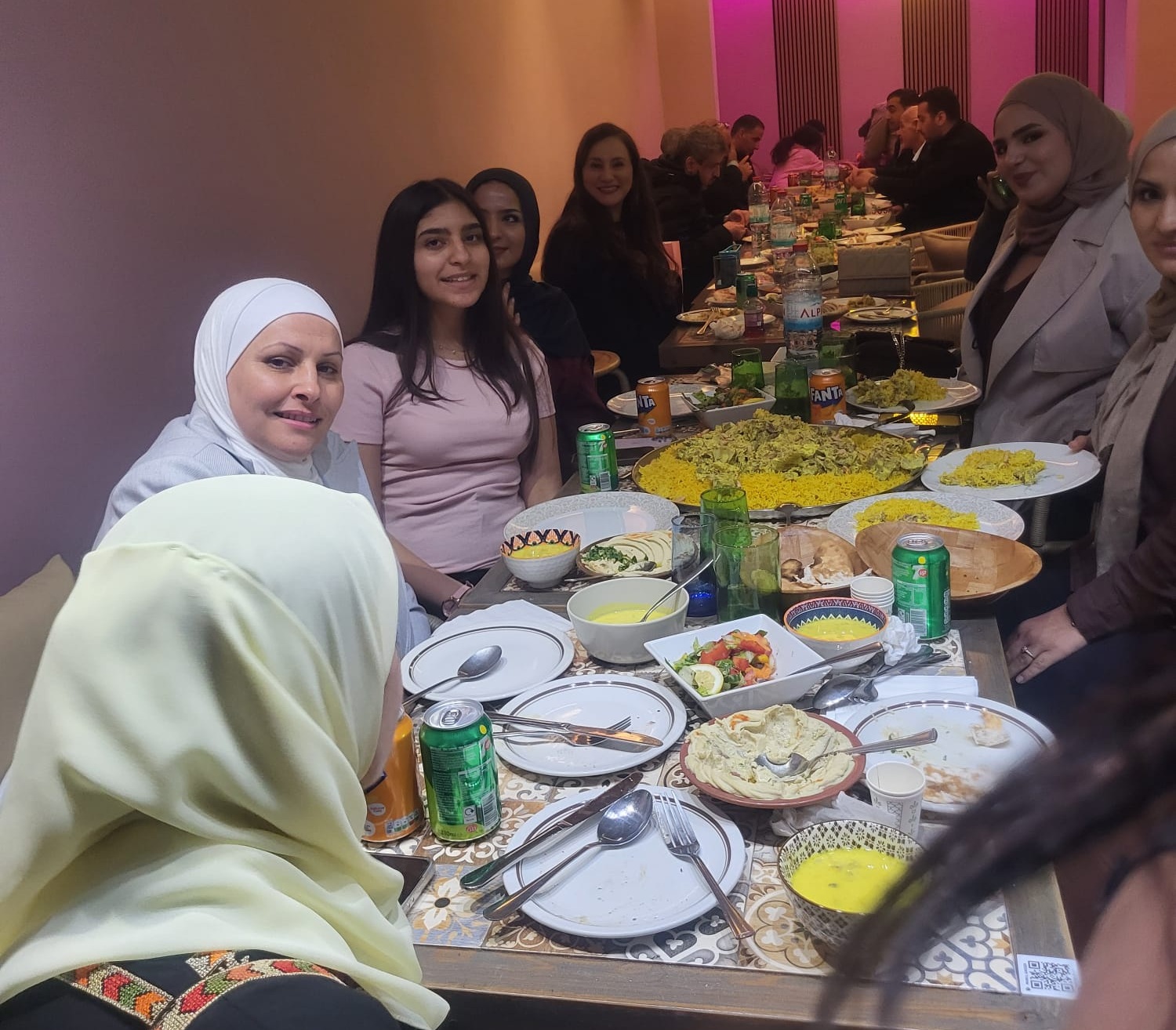 Madar Al-Saa Images 0.3272918483207736