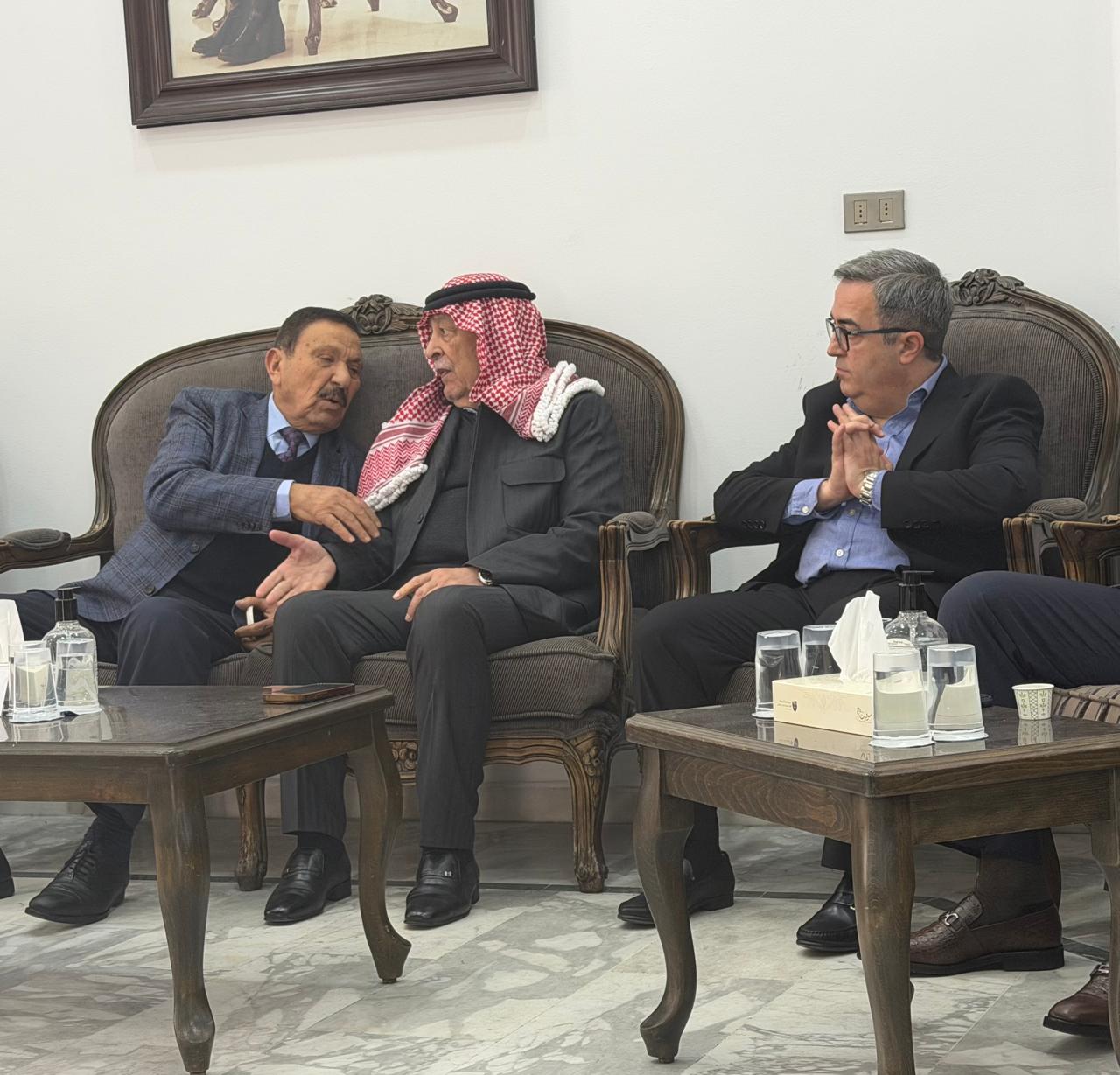 Madar Al-Saa Images 0.17738476580107