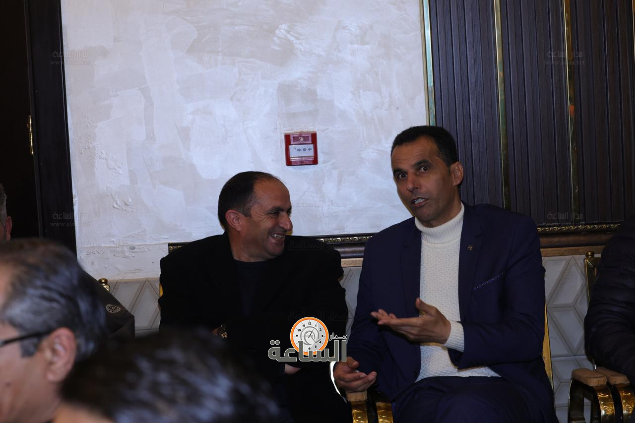 Madar Al-Saa Images 0.6158849531190771