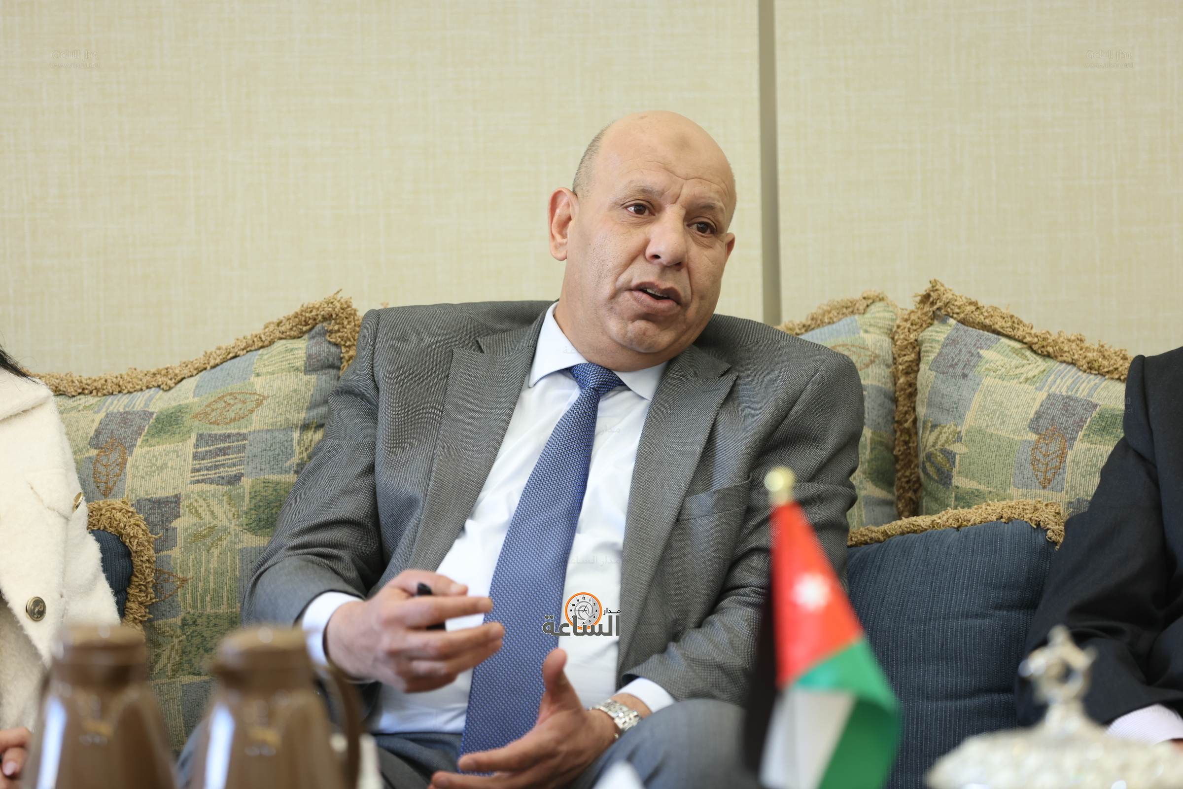 Madar Al-Saa Images 0.5565483741417129