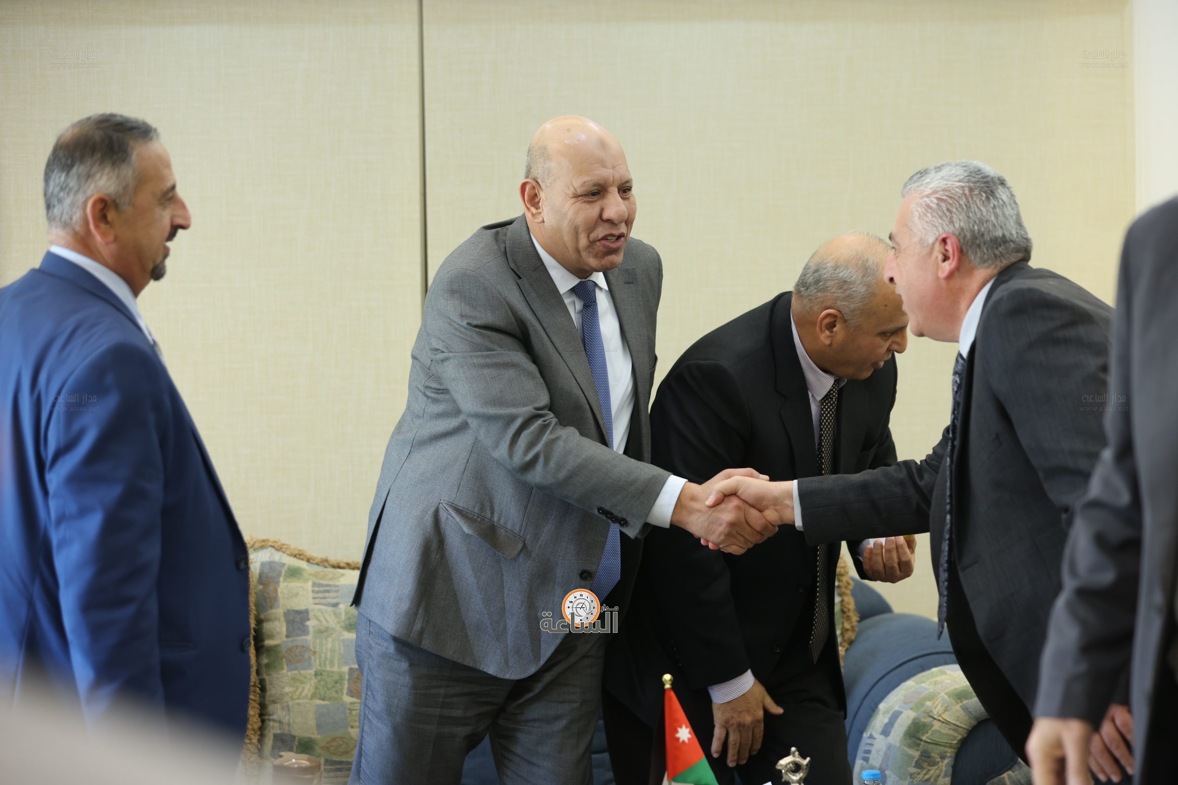 Madar Al-Saa Images 0.29185065776272945