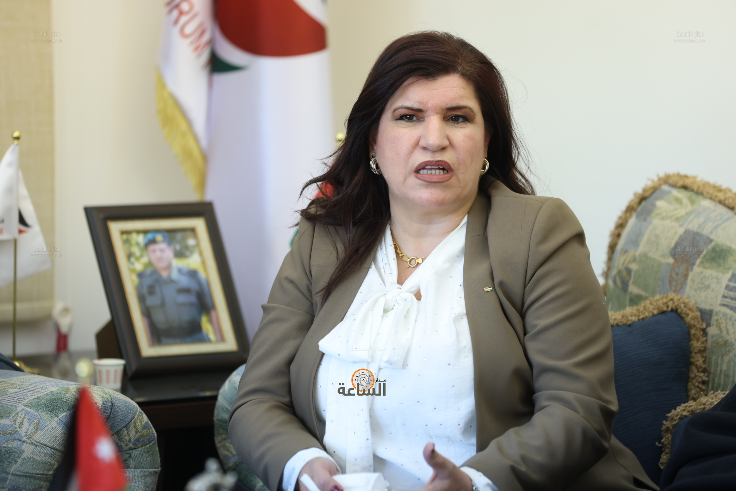 Madar Al-Saa Images 0.7627204314519755