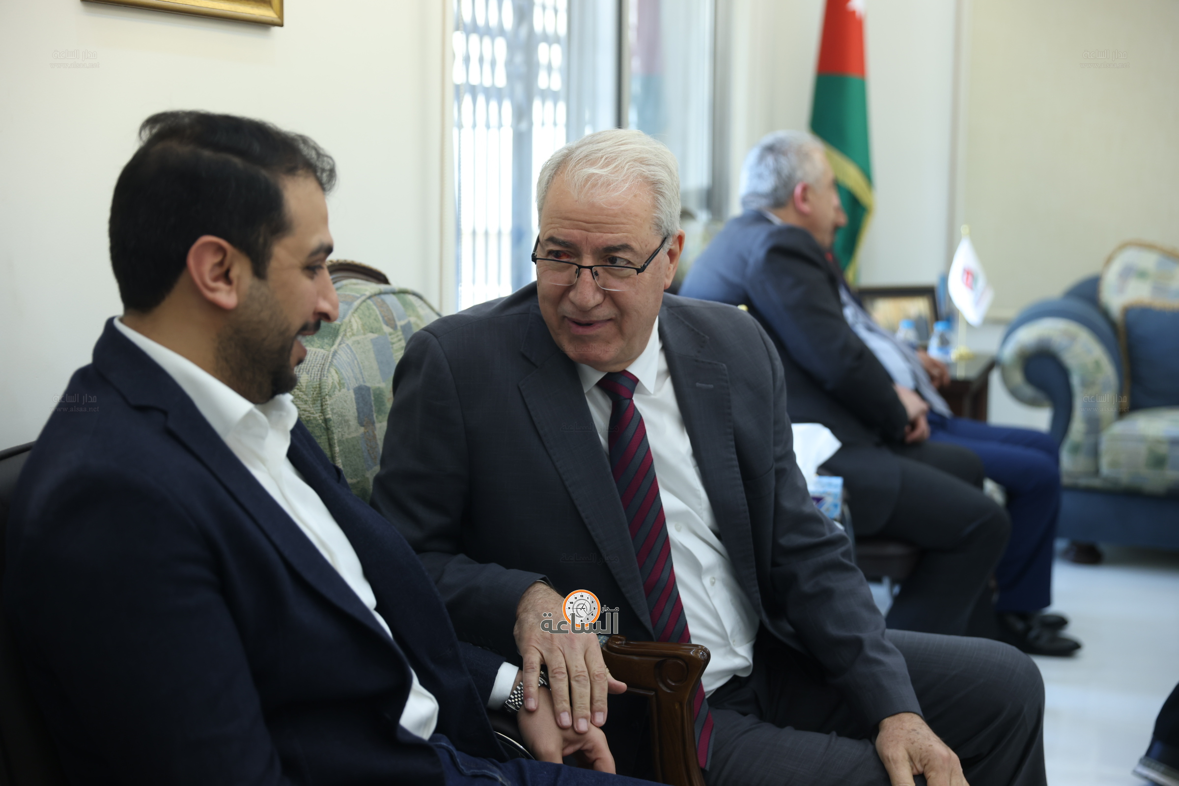 Madar Al-Saa Images 0.9917223490655699