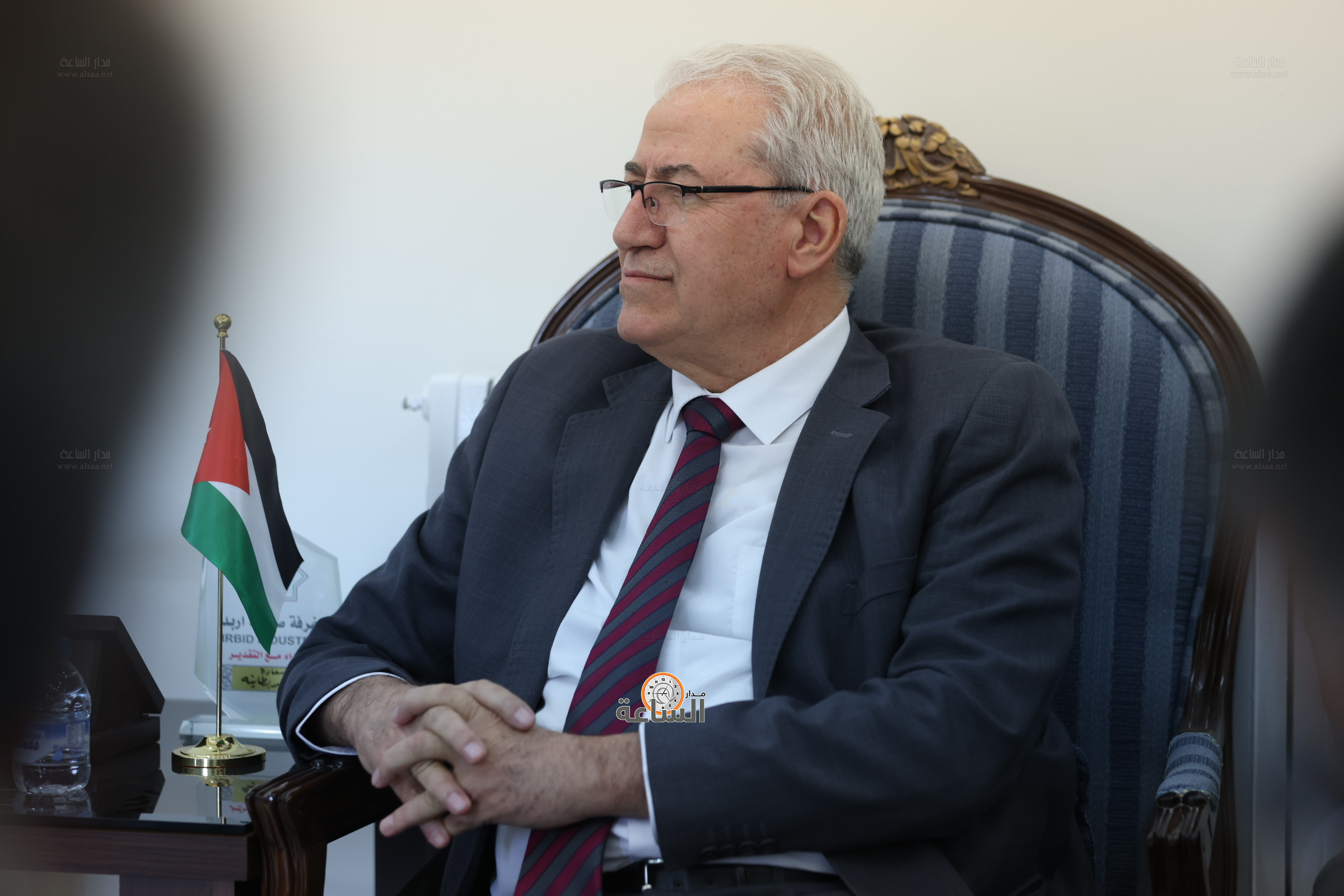 Madar Al-Saa Images 0.9931963821604619