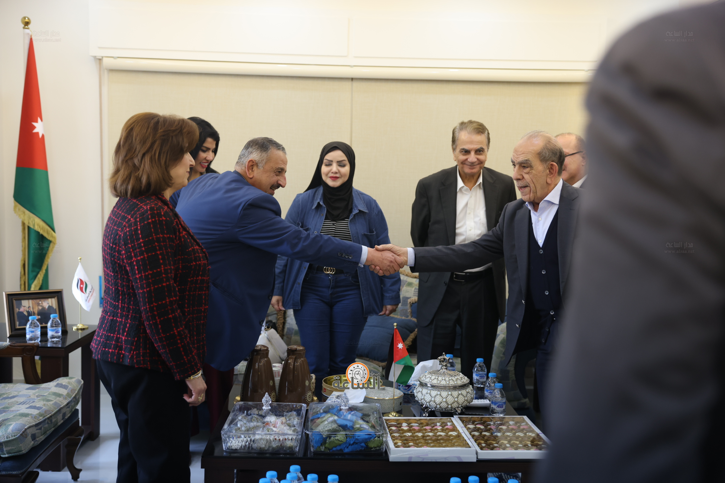 Madar Al-Saa Images 0.9858079085533407