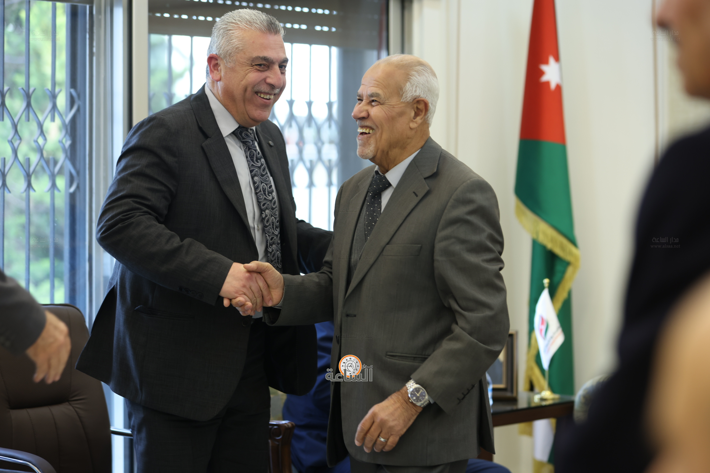 Madar Al-Saa Images 0.6171201796953023