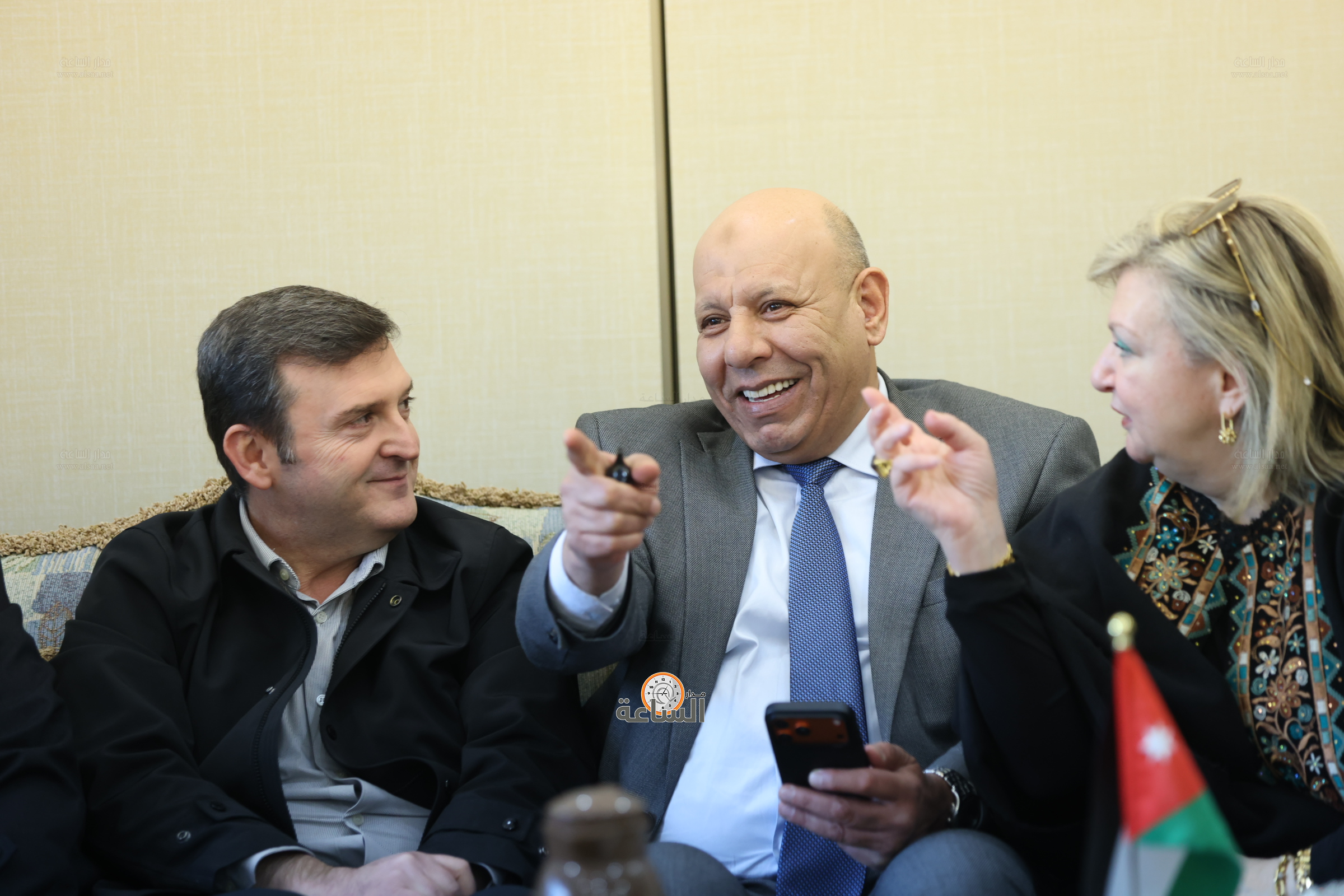 Madar Al-Saa Images 0.009564188838190546