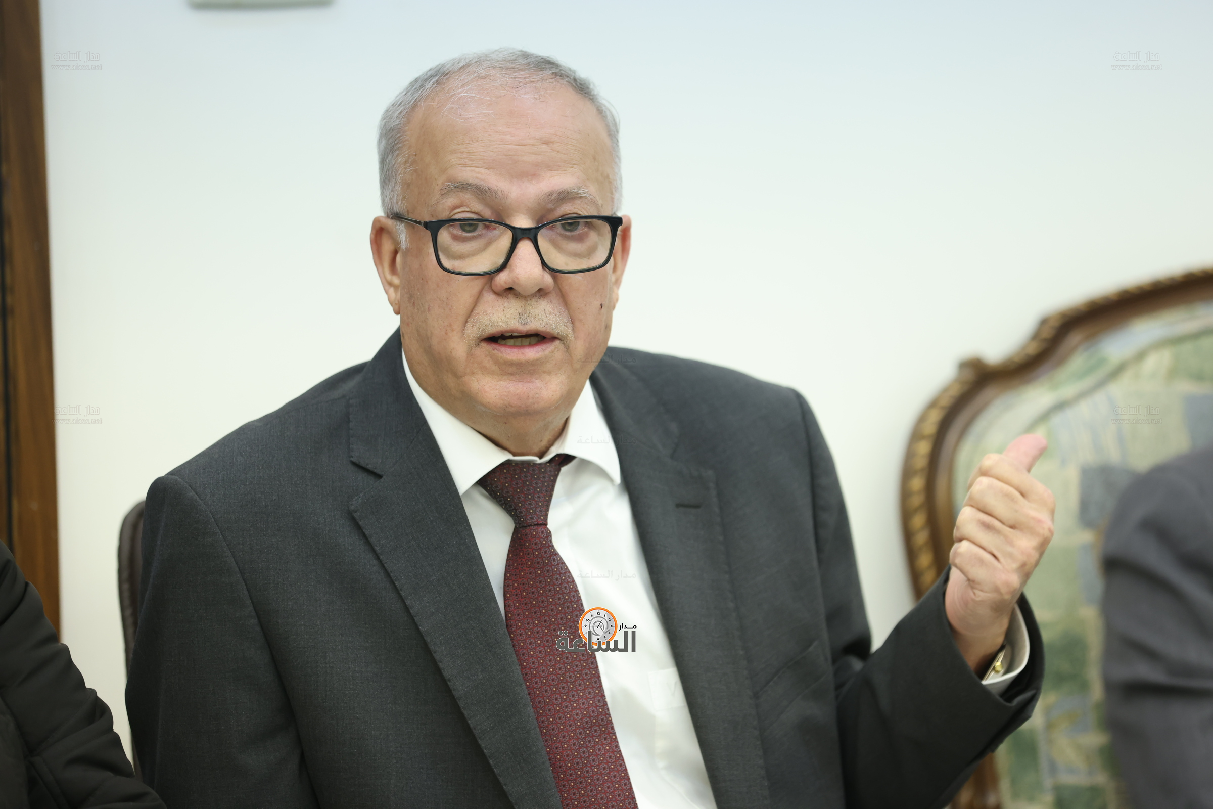 Madar Al-Saa Images 0.9115225418210117