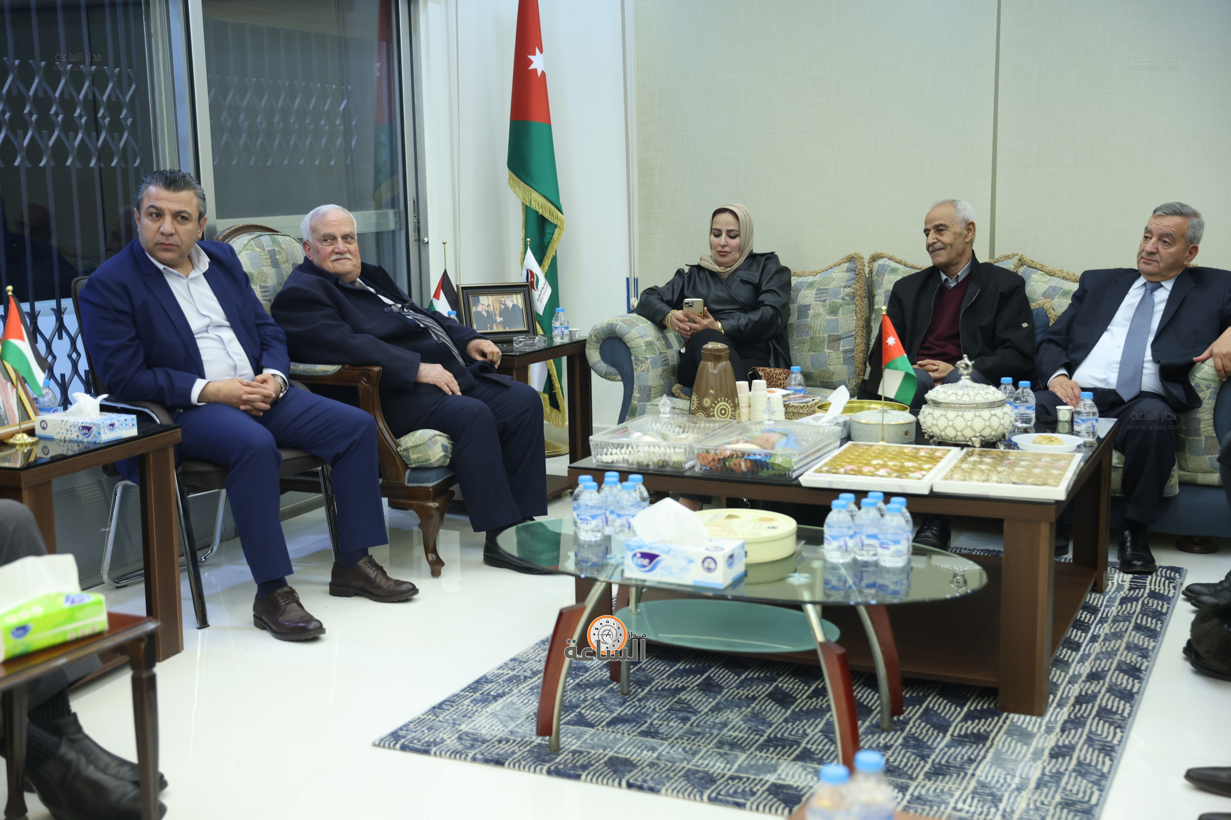 Madar Al-Saa Images 0.23531373214839457