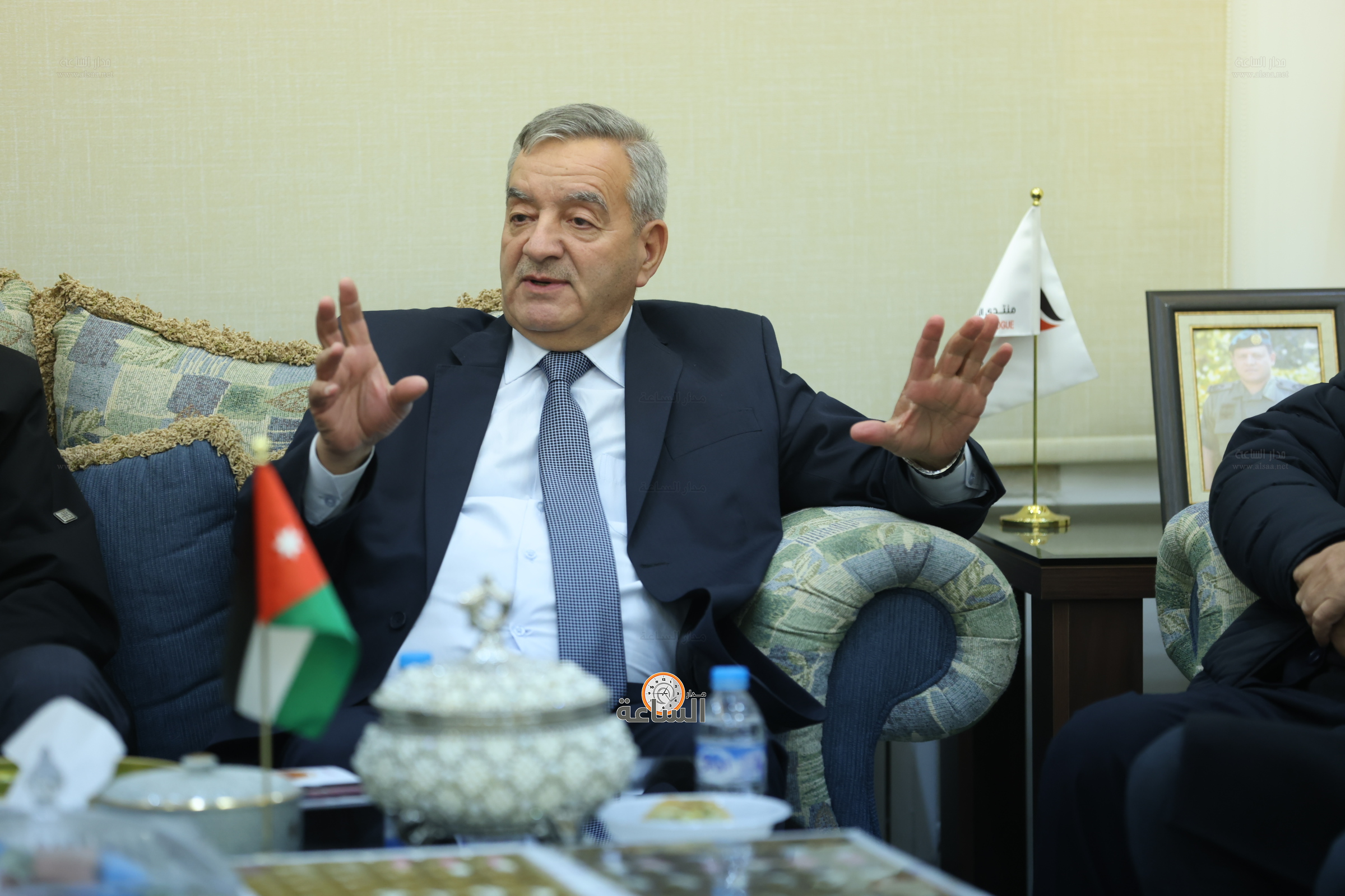 Madar Al-Saa Images 0.9558672263437502