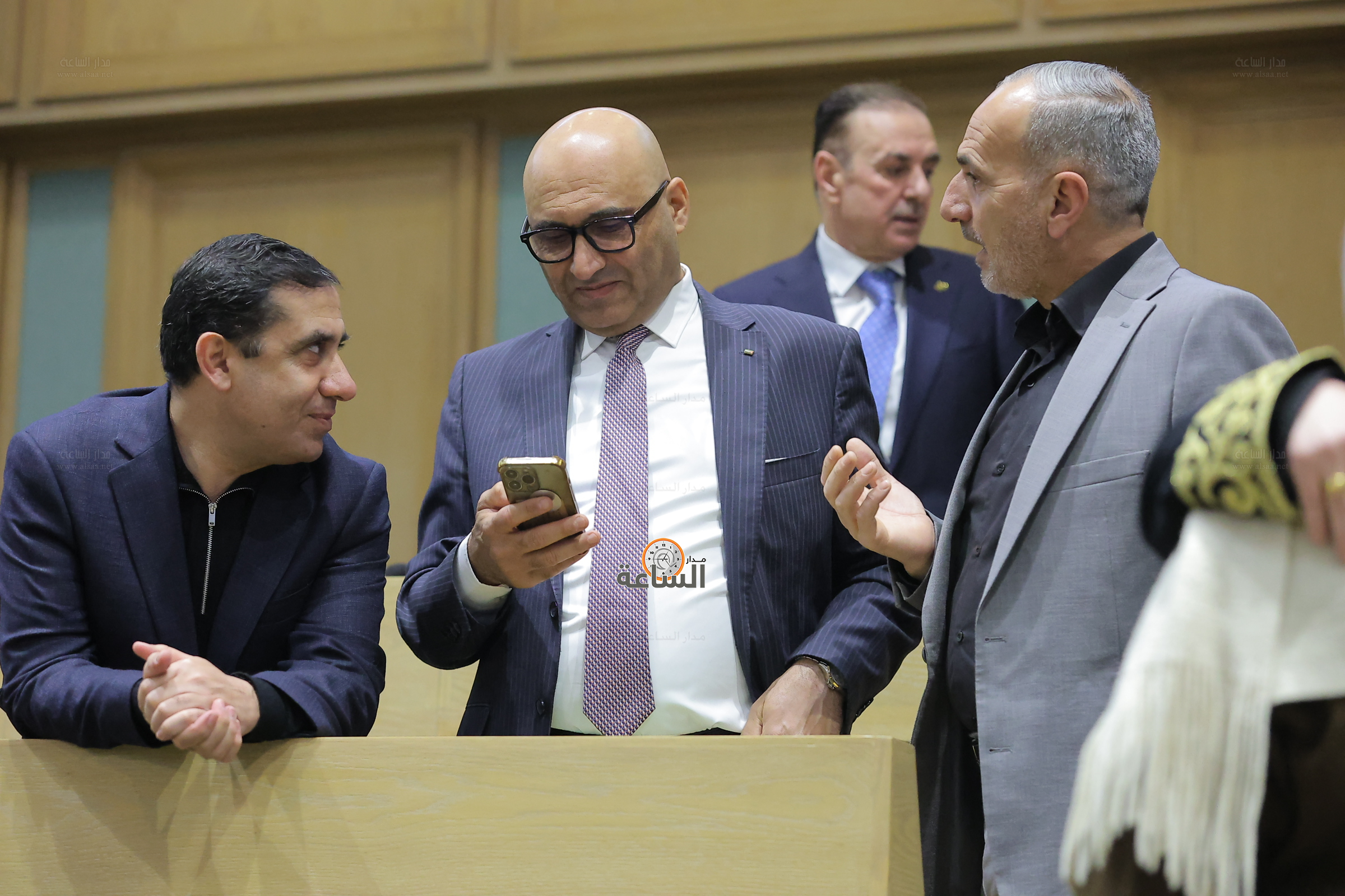 Madar Al-Saa Images 0.7748031907545383