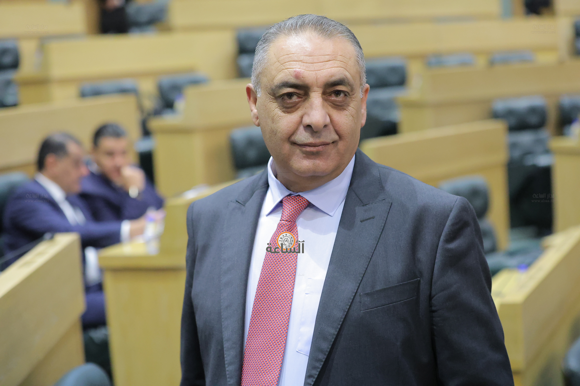 Madar Al-Saa Images 0.395583443154901