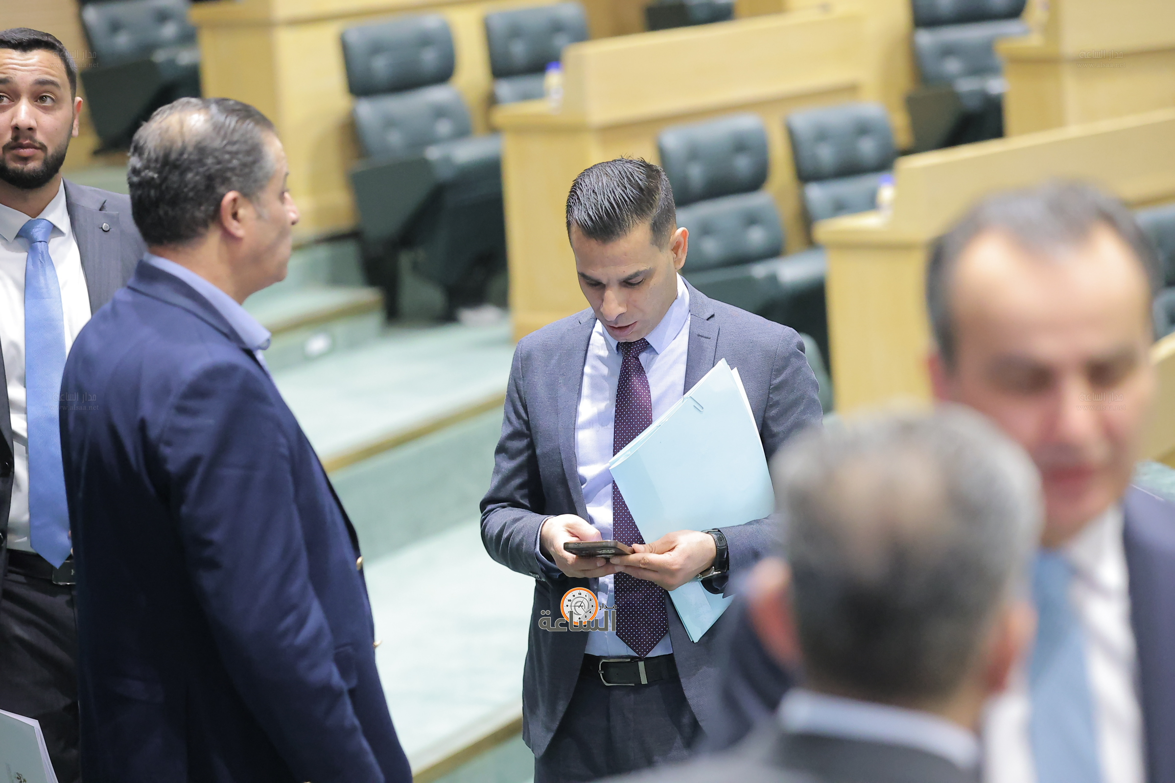 Madar Al-Saa Images 0.47965612272186586