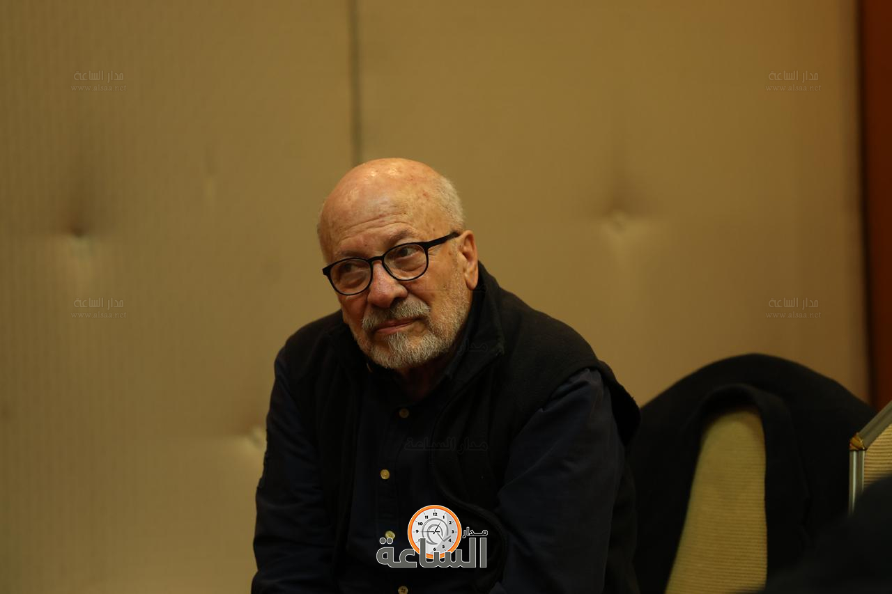 Madar Al-Saa Images 0.32414353628561576