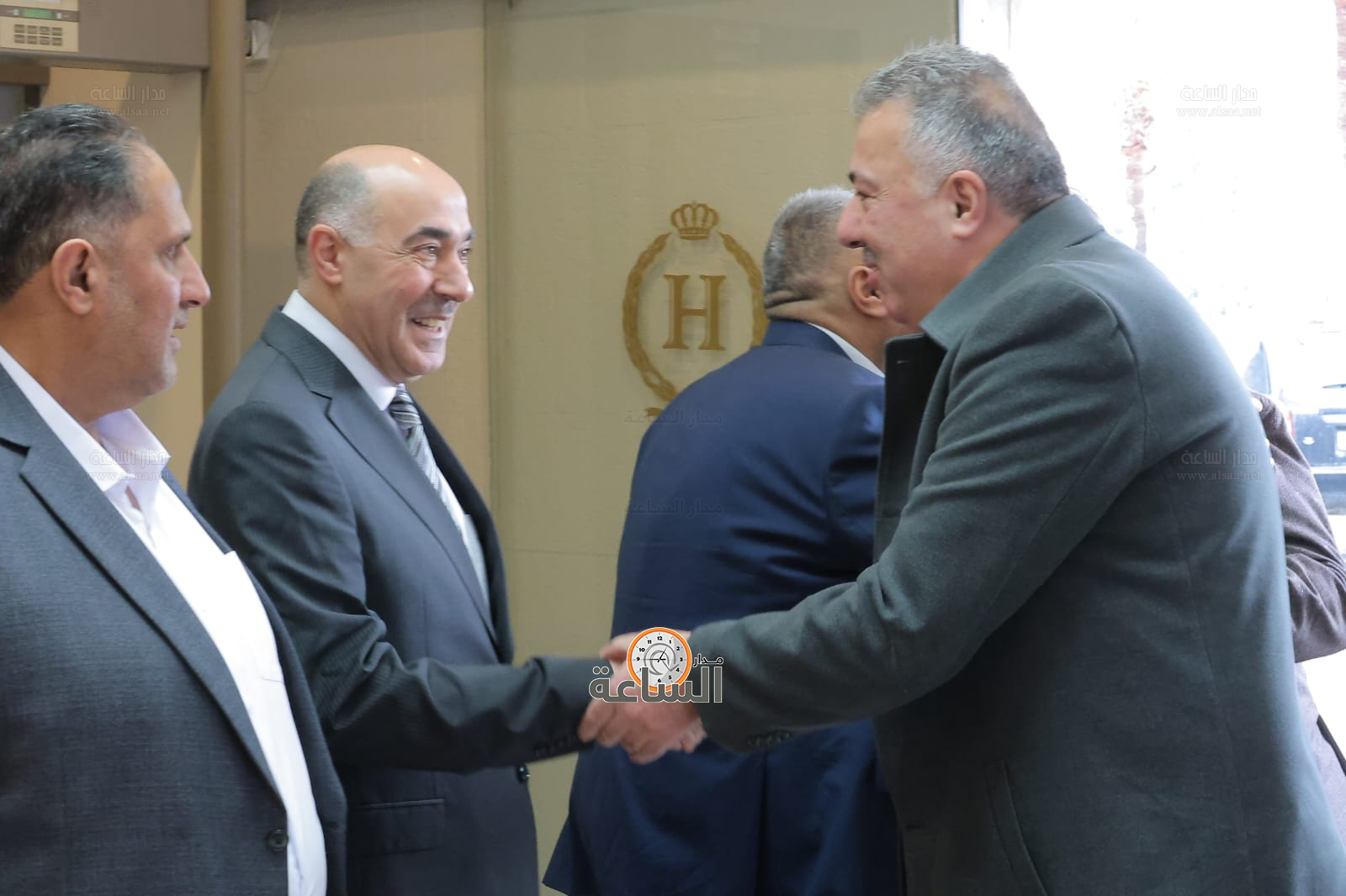 Madar Al-Saa Images 0.1418007449080504