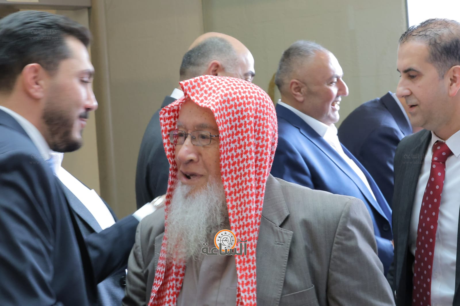 Madar Al-Saa Images 0.9699236425235237