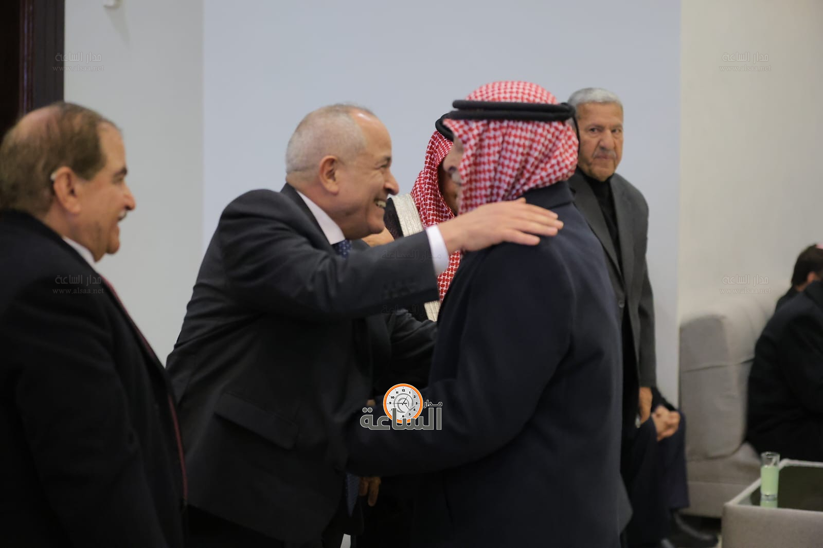 Madar Al-Saa Images 0.8651638271483851