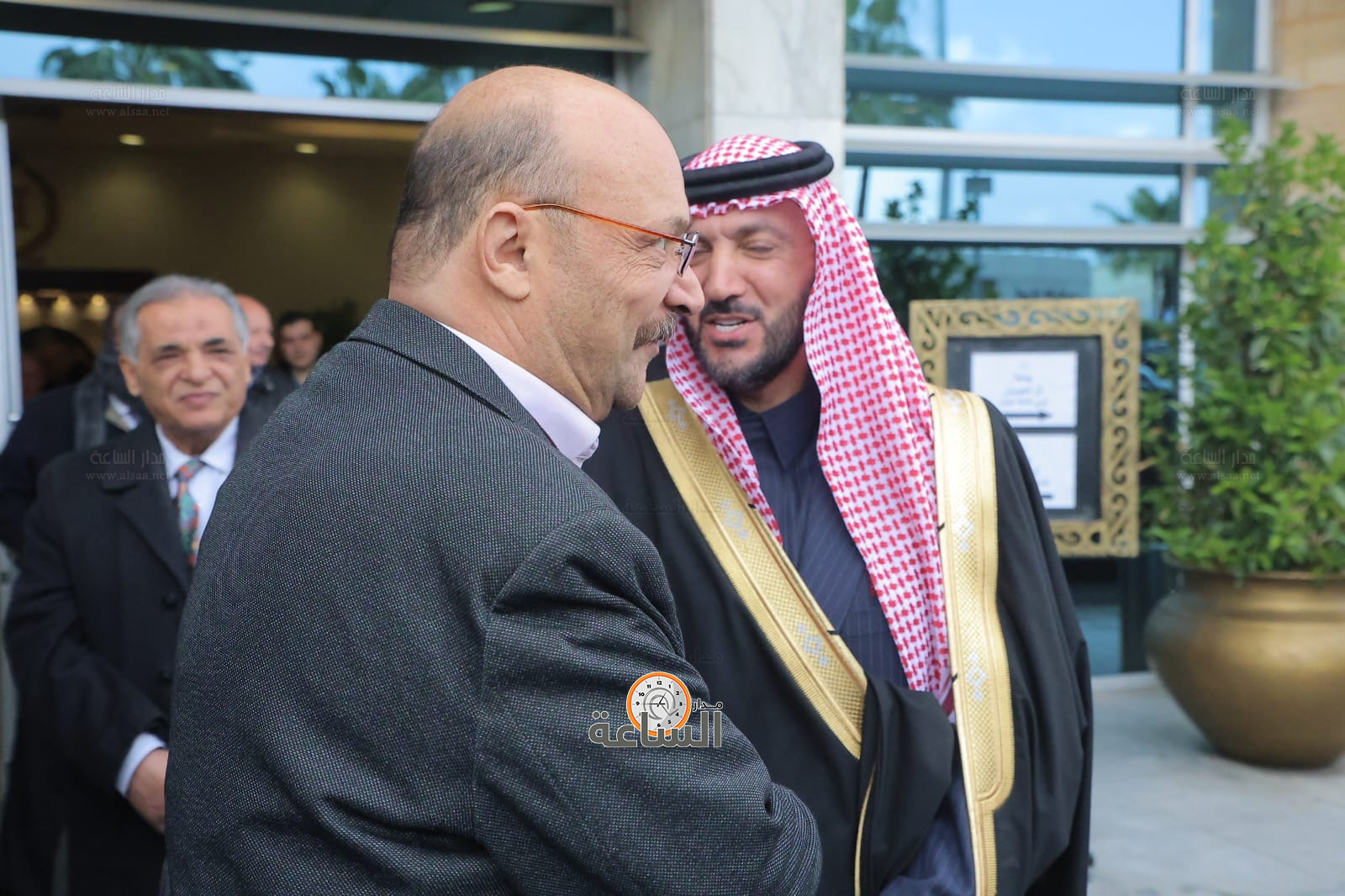 Madar Al-Saa Images 0.0651733657384328