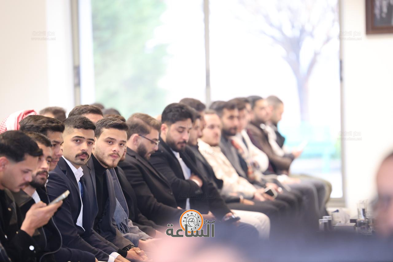 Madar Al-Saa Images 0.8822975651328754