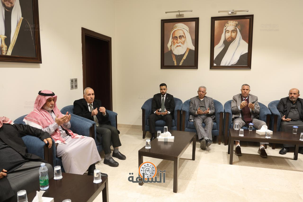 Madar Al-Saa Images 0.7789835173009819